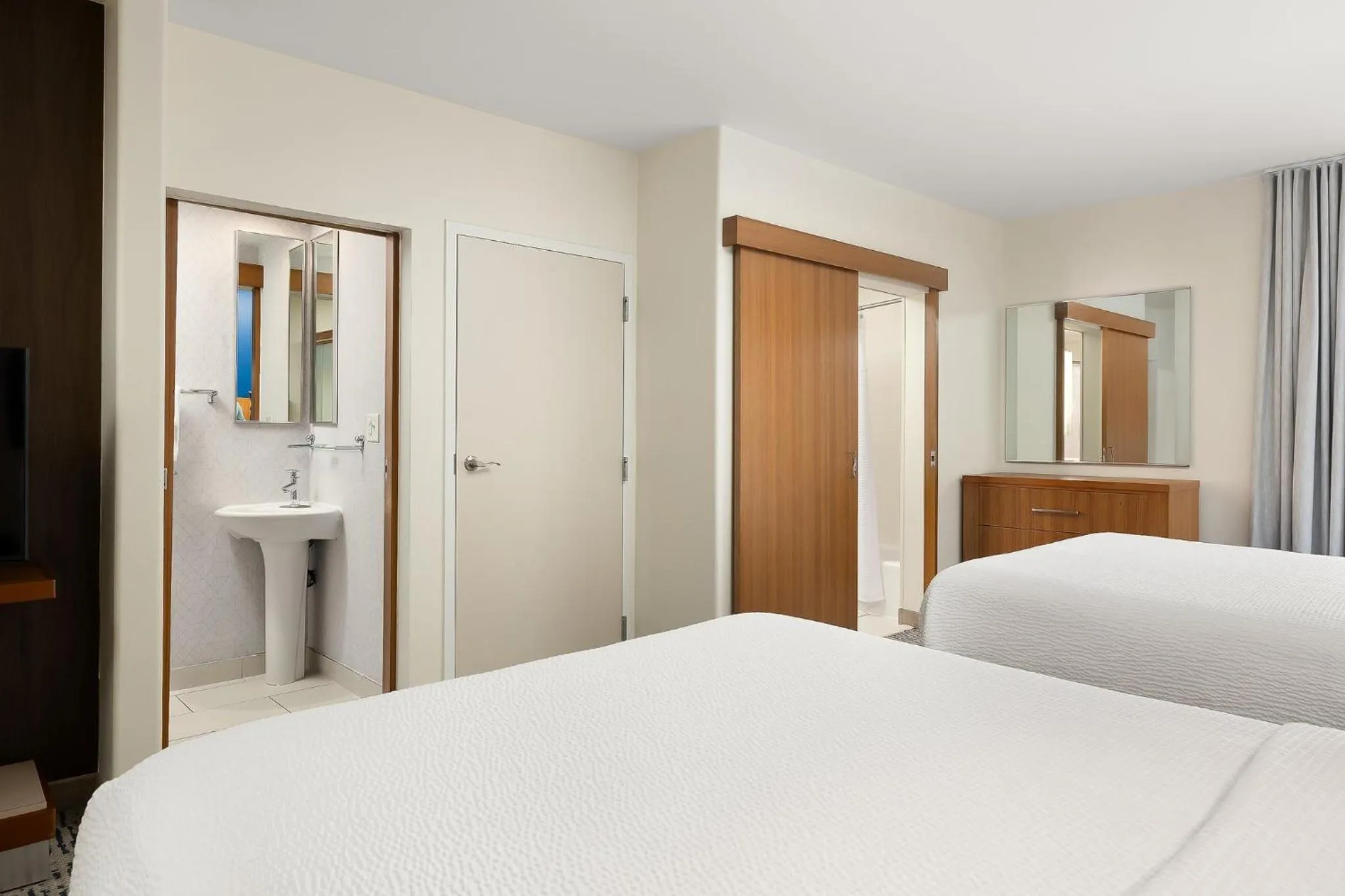 Bathroom, Bed in SpringHill Suites by Marriott McAllen Convention Center