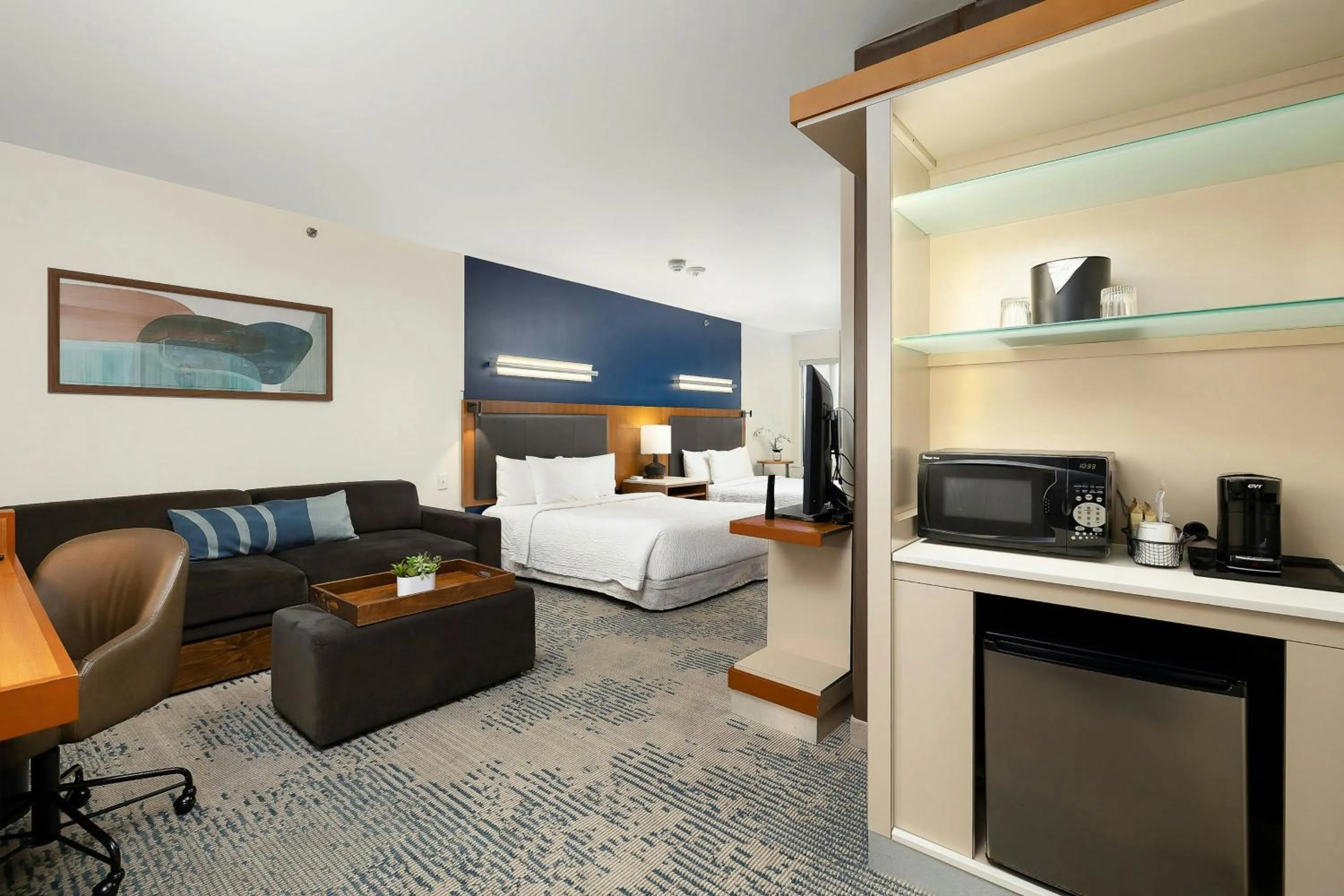 Photo of the whole room, Bed in SpringHill Suites by Marriott McAllen Convention Center