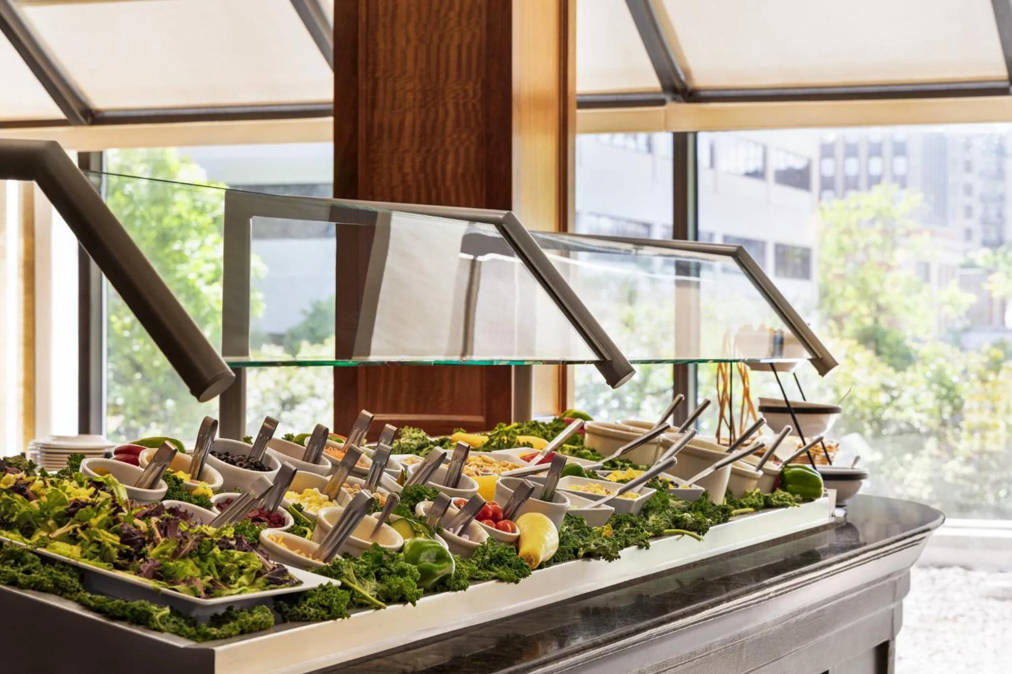 Restaurant/places to eat in Crowne Plaza Knoxville Downtown University by IHG