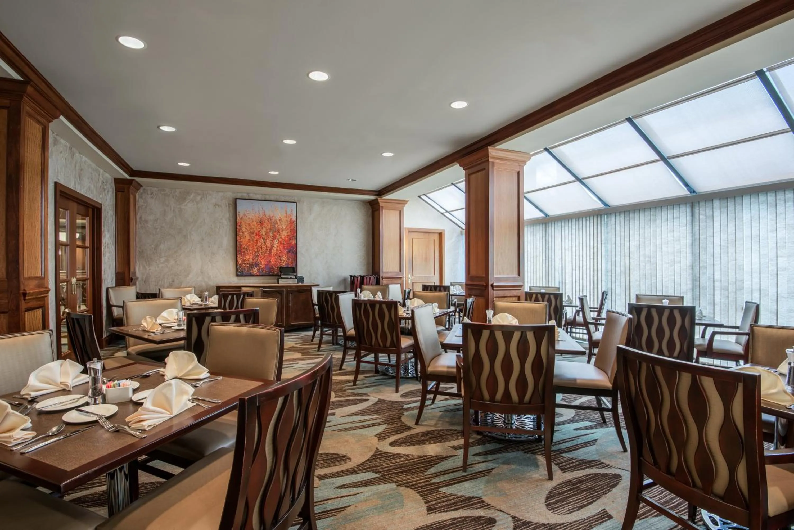 Restaurant/places to eat in Crowne Plaza Knoxville Downtown University by IHG