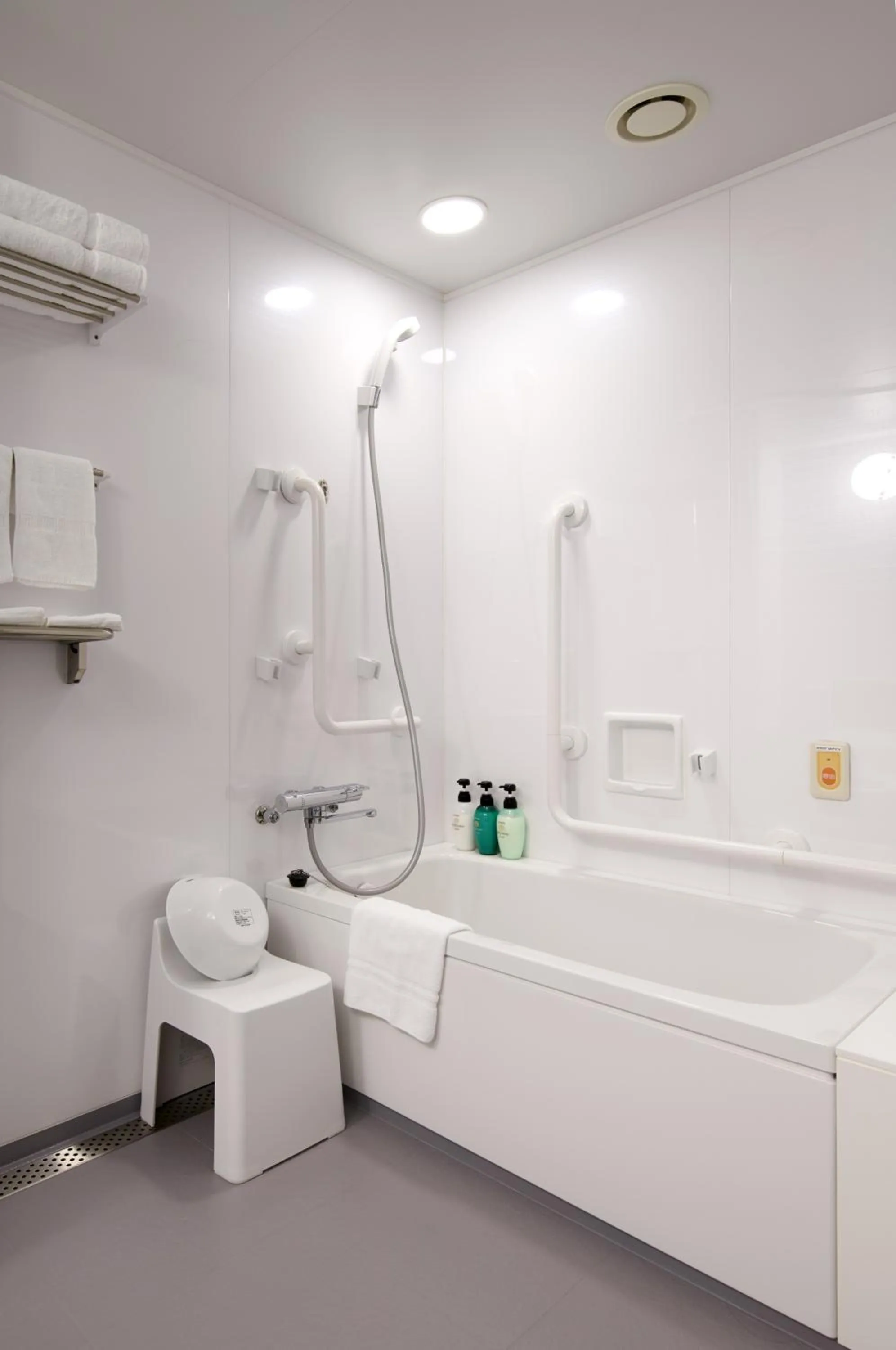 Shower in Hotel Crown Hills Ueno Premier