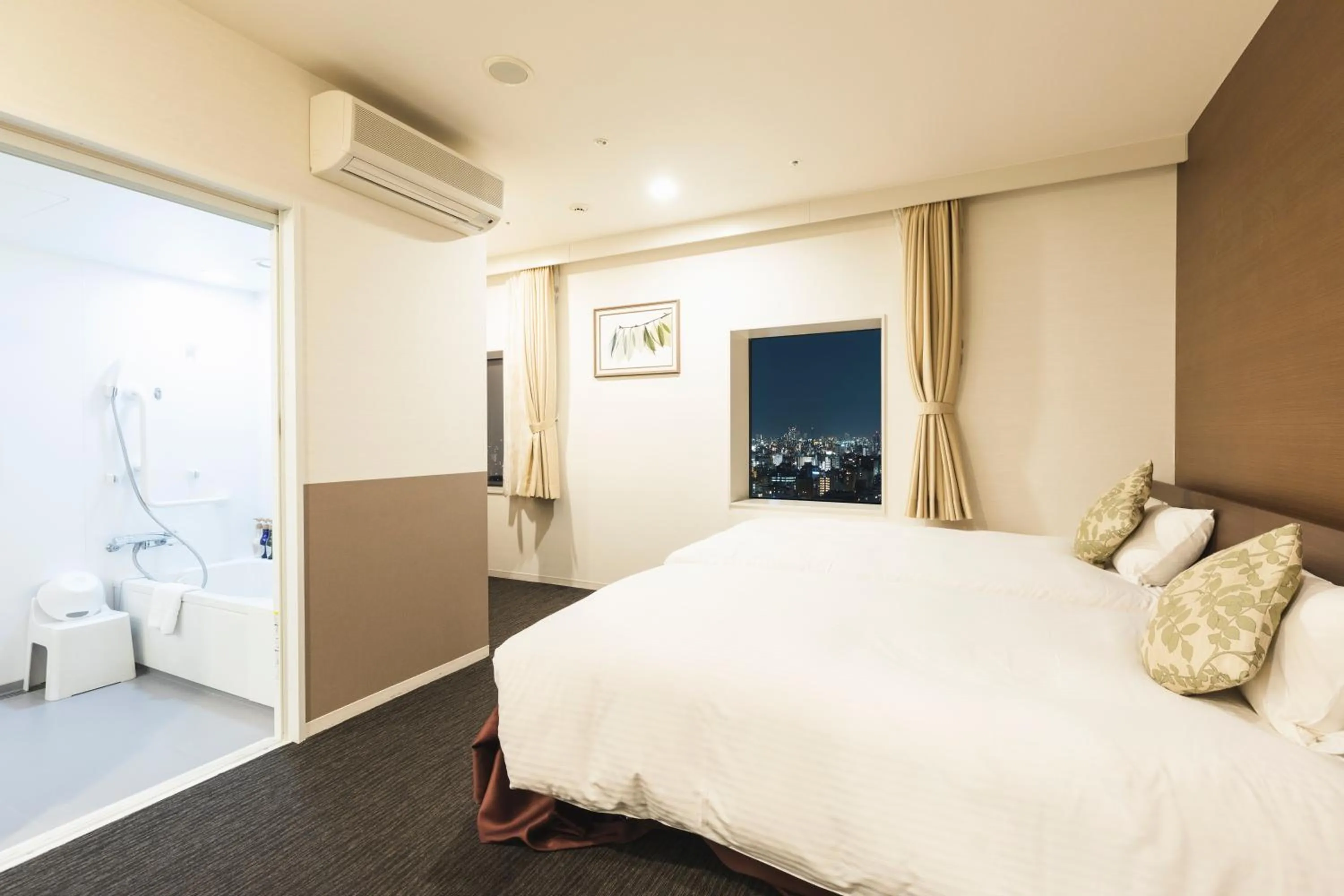 Photo of the whole room, Bed in Hotel Crown Hills Ueno Premier