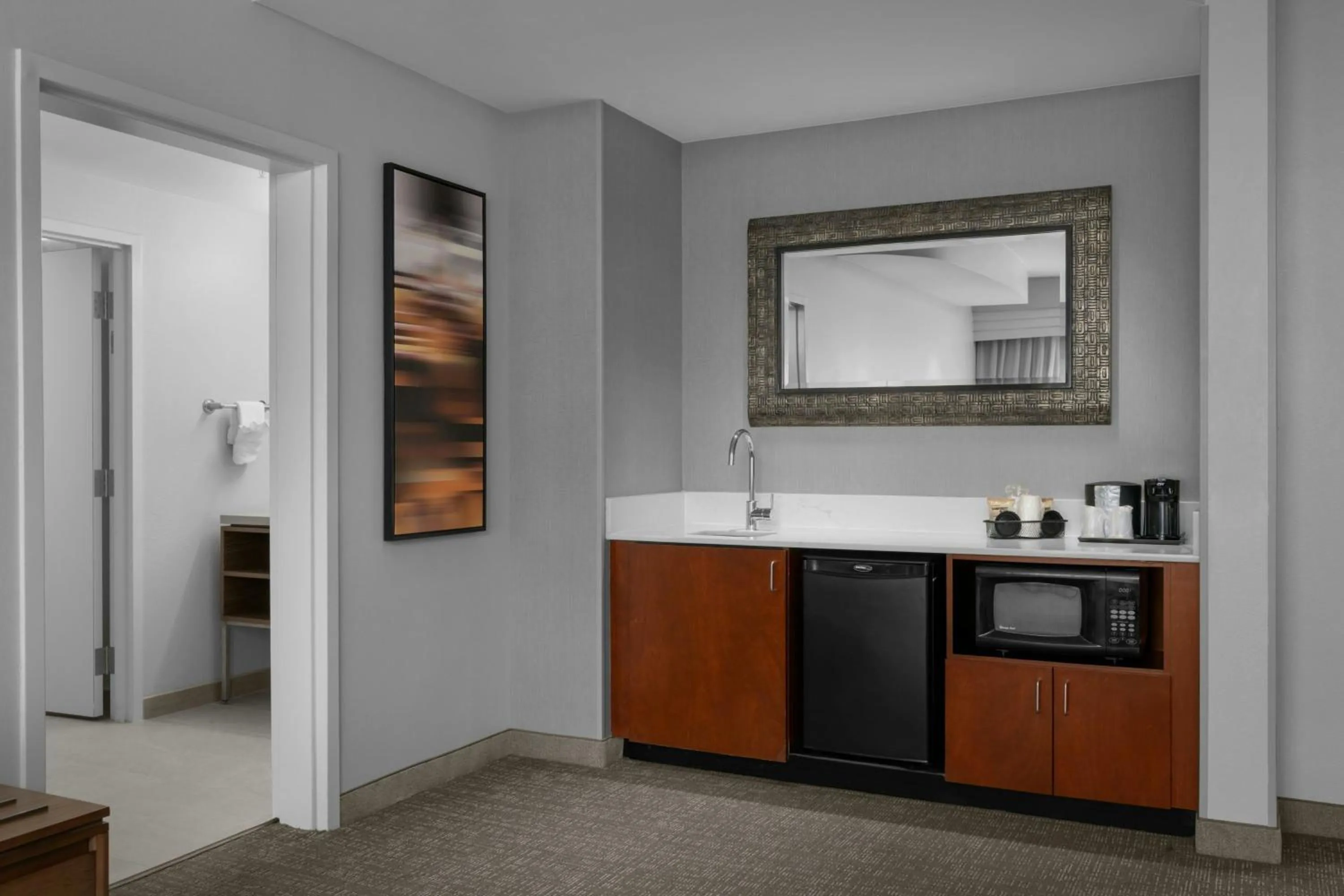 Lounge or bar in Courtyard Charlotte Airport North