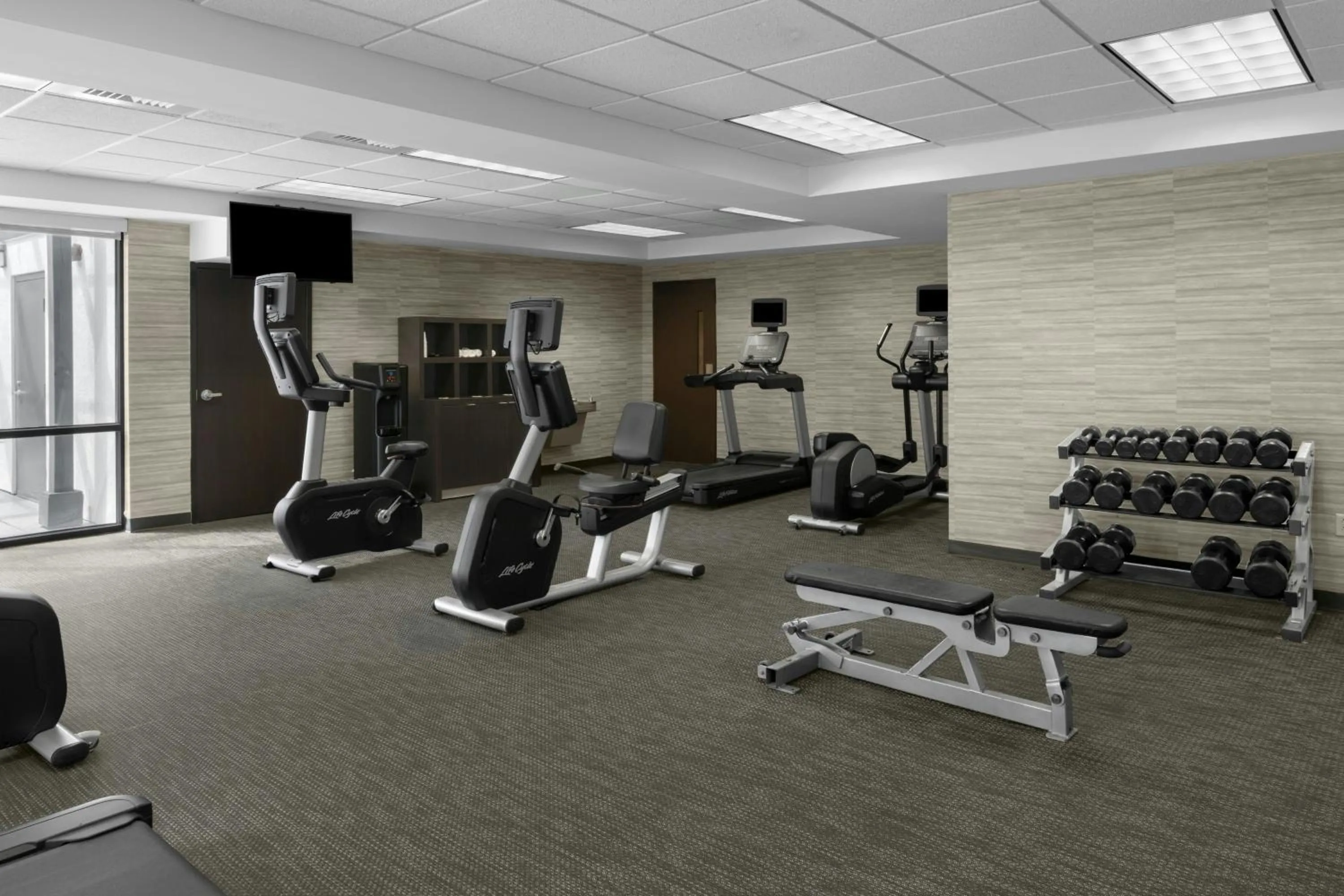 Fitness centre/facilities in Courtyard Charlotte Airport North