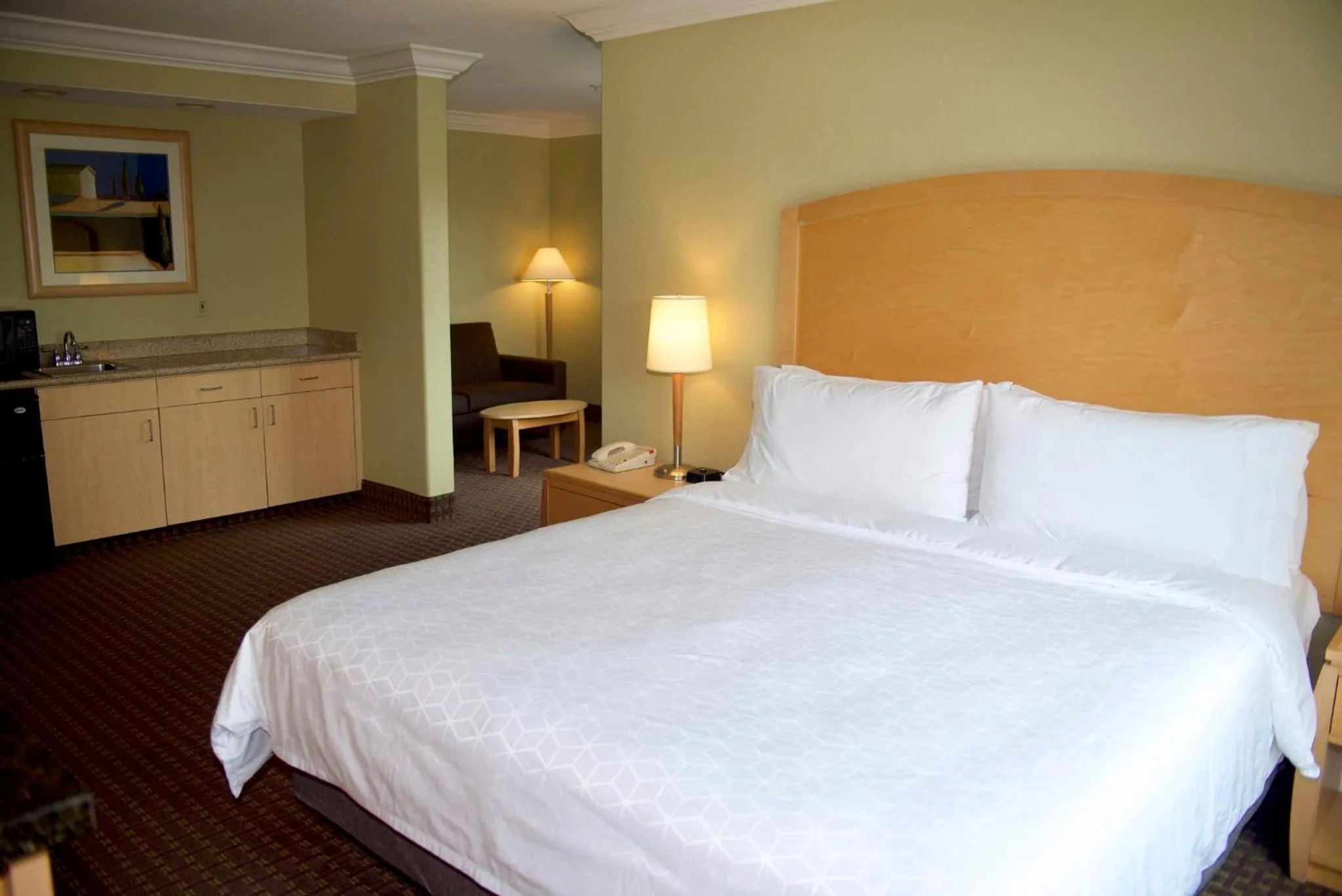 Photo of the whole room, Bed in Holiday Inn Express Hotel & Suites Vacaville by IHG