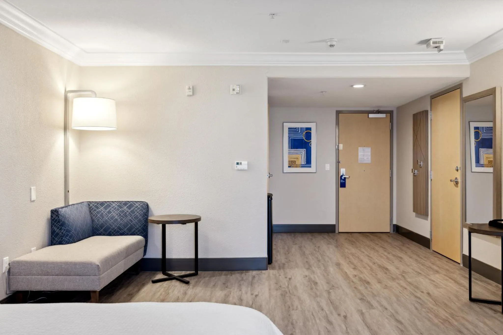 Photo of the whole room, Bed in Holiday Inn Express Hotel & Suites Vacaville by IHG