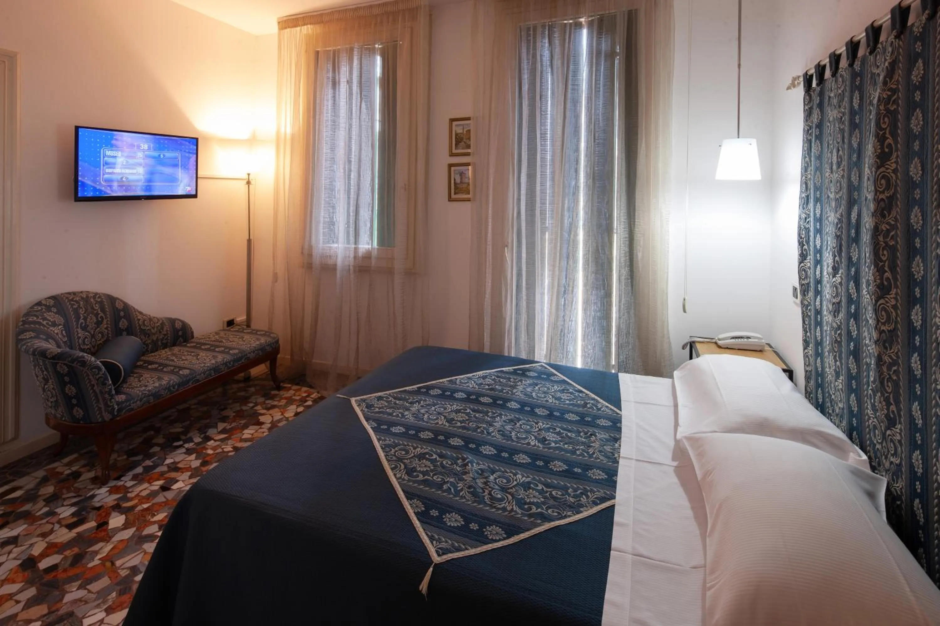 Bedroom, Bed in CityHotel Cristina Vicenza