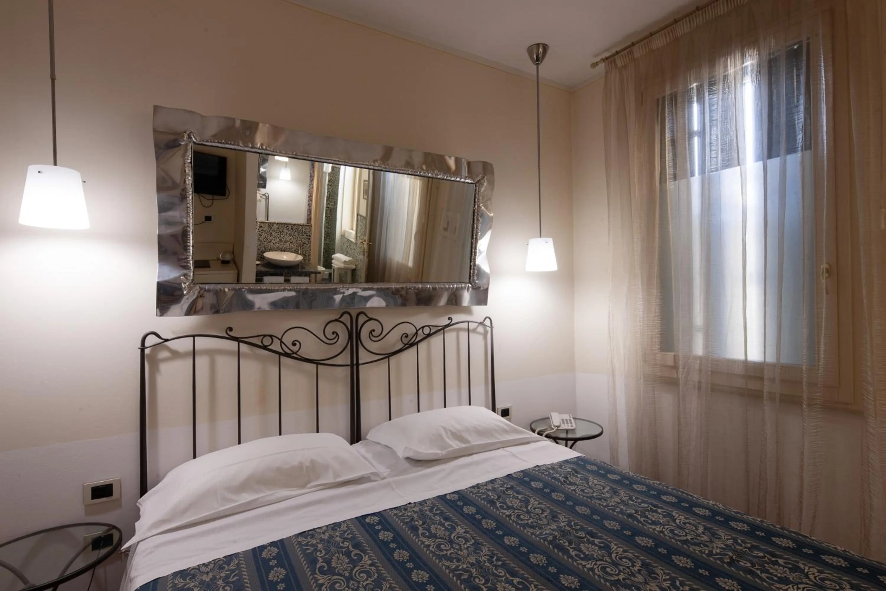 Bedroom, Bed in CityHotel Cristina Vicenza