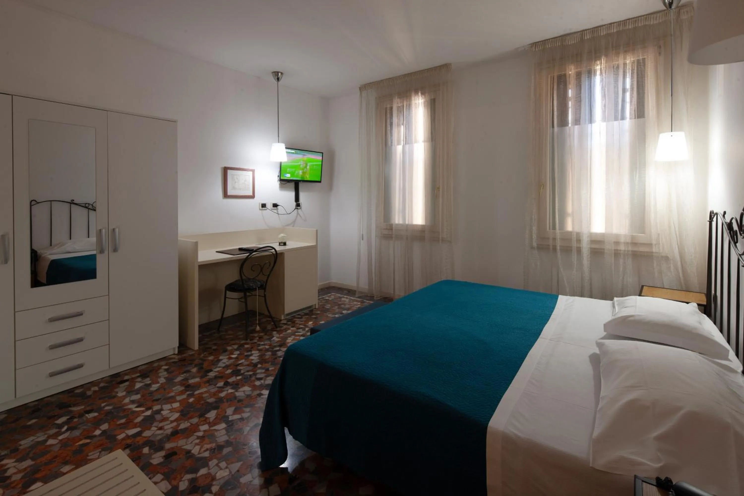 Bedroom, Bed in CityHotel Cristina Vicenza