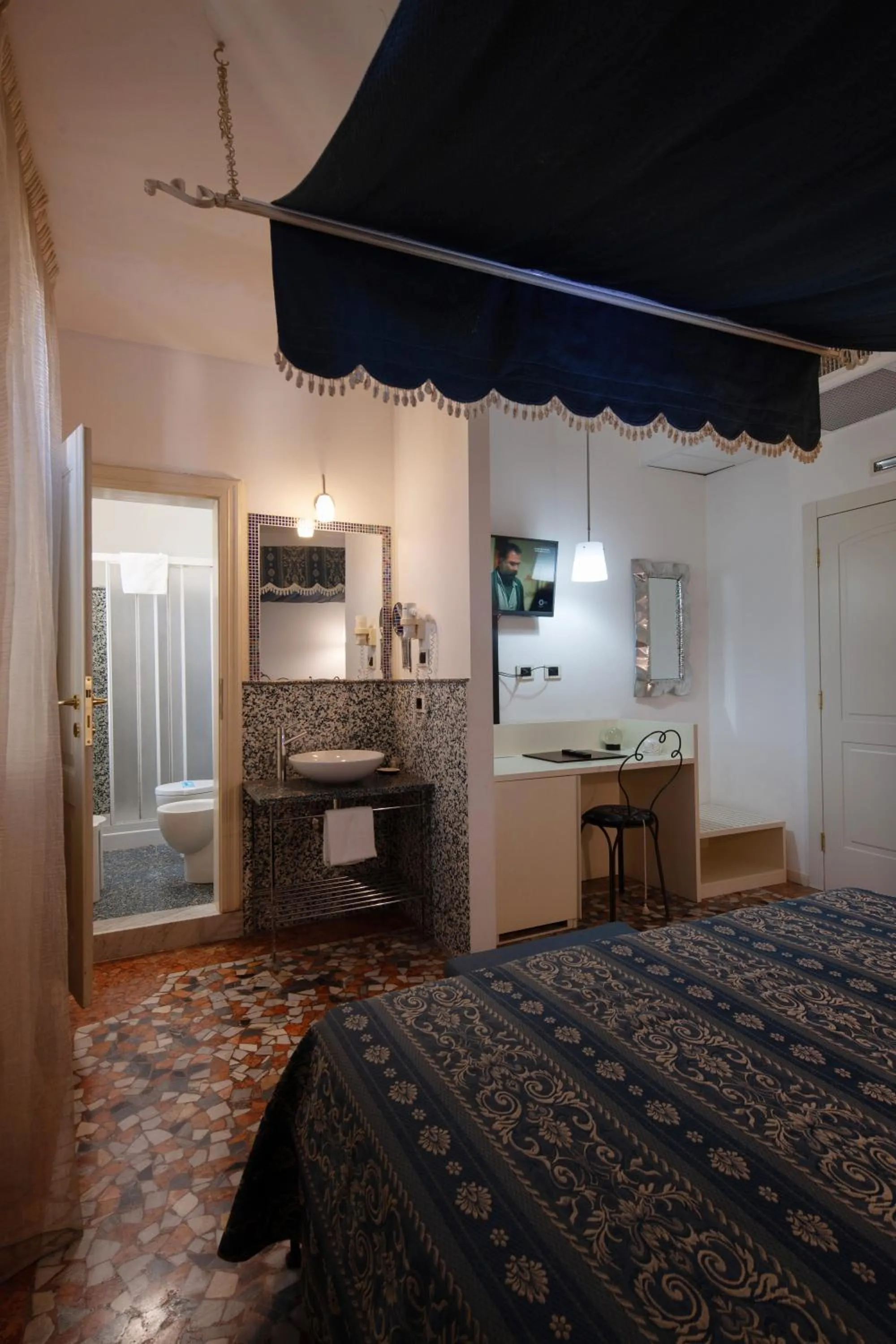 Bedroom, Bed in CityHotel Cristina Vicenza