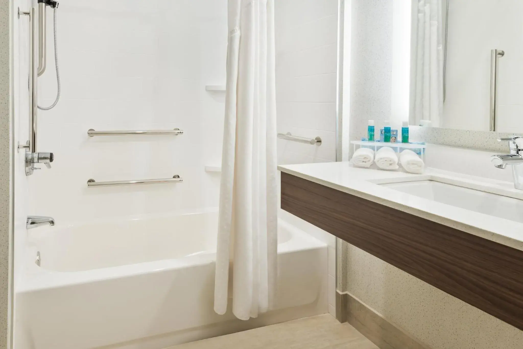 Queen Room with Two Queen Beds - Hearing Accessible in Holiday Inn Express Hotel & Suites Bentonville by IHG Queen Room with Two Queen Beds - Hearing Accessible in Holiday Inn Express Hotel & Suites Bentonville by IHG