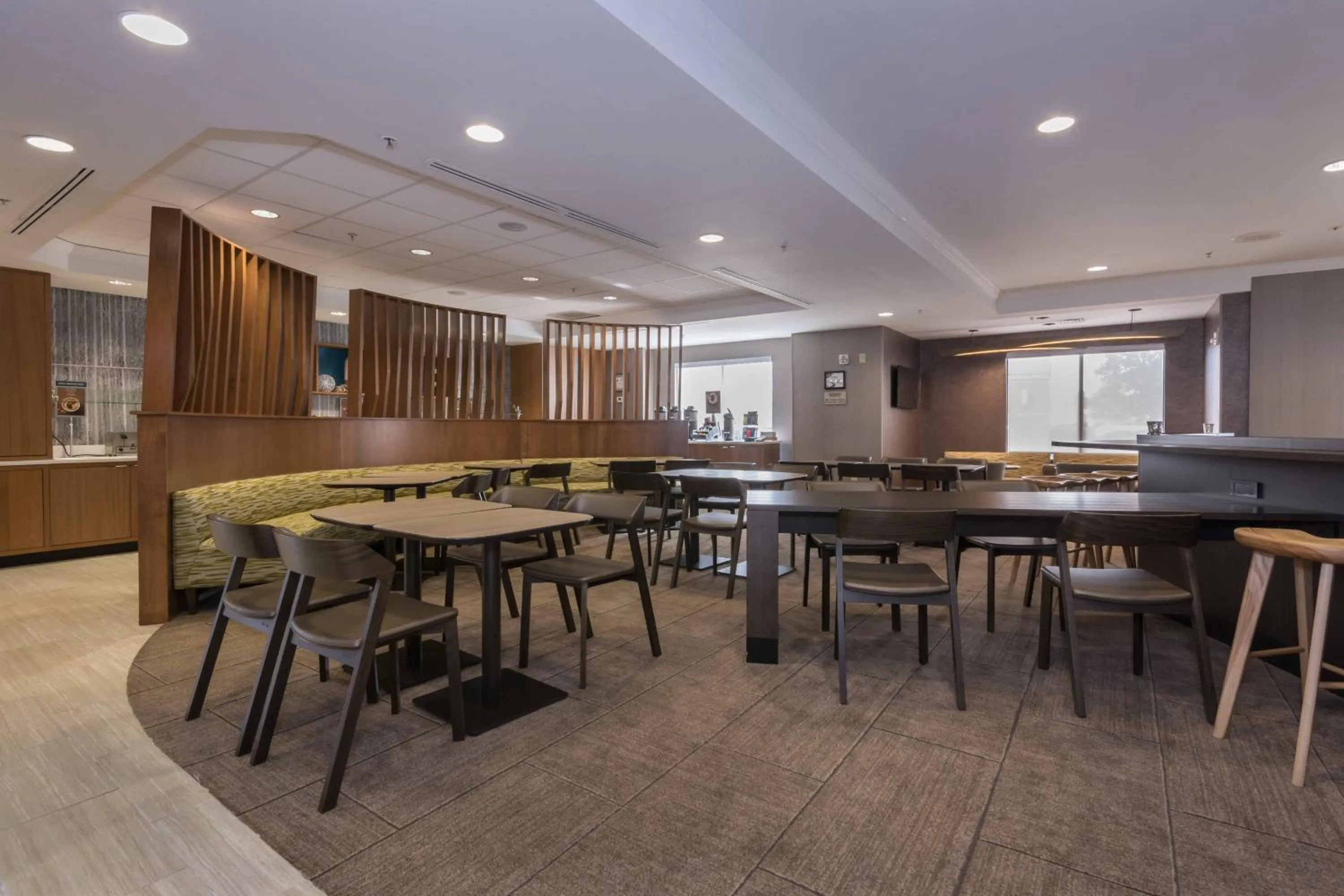 Breakfast in SpringHill Suites by Marriott Charlotte / Concord Mills Speedway