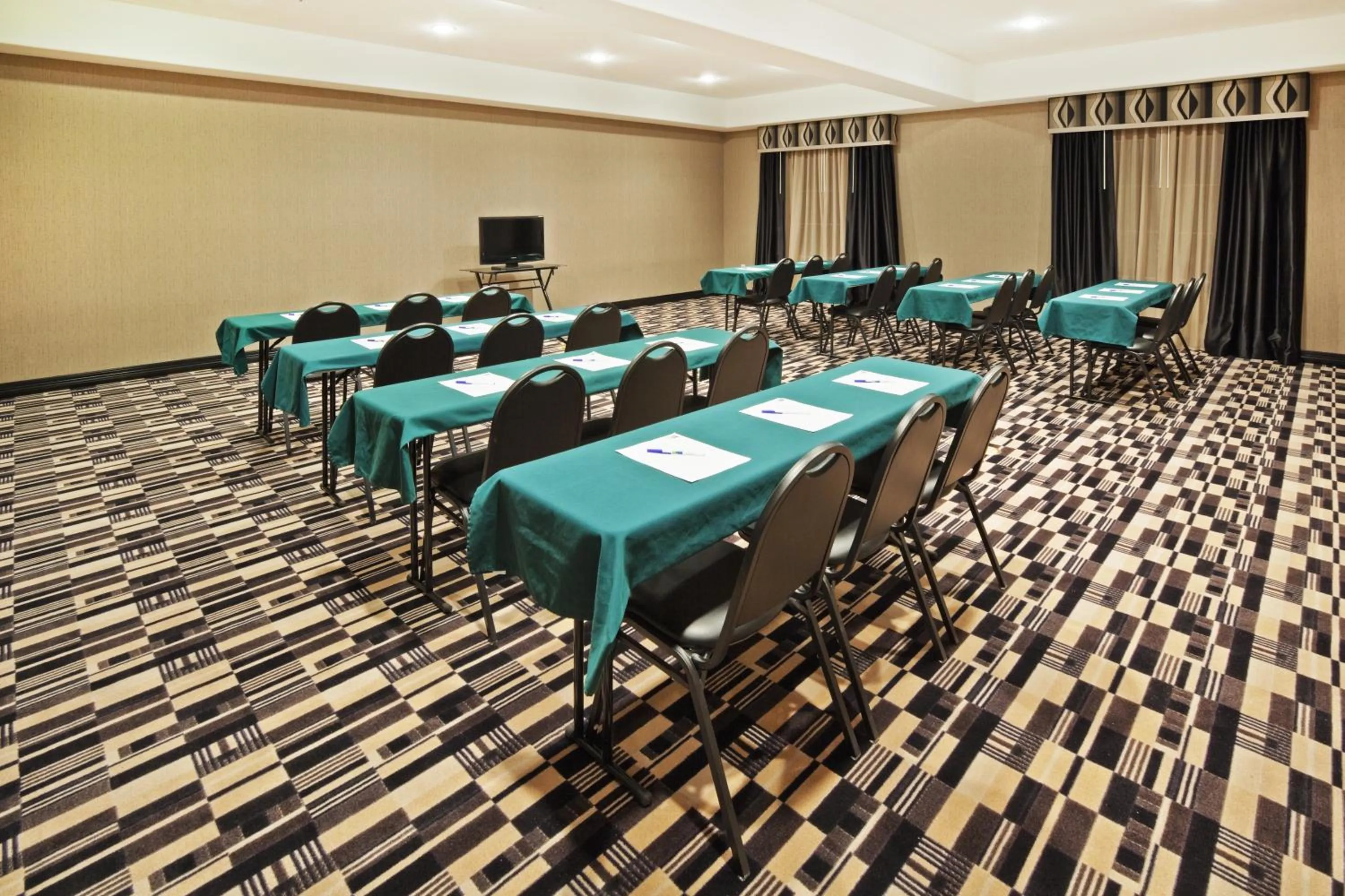 Meeting/conference room in Holiday Inn Express Hotels & Suites Jacksonville by IHG