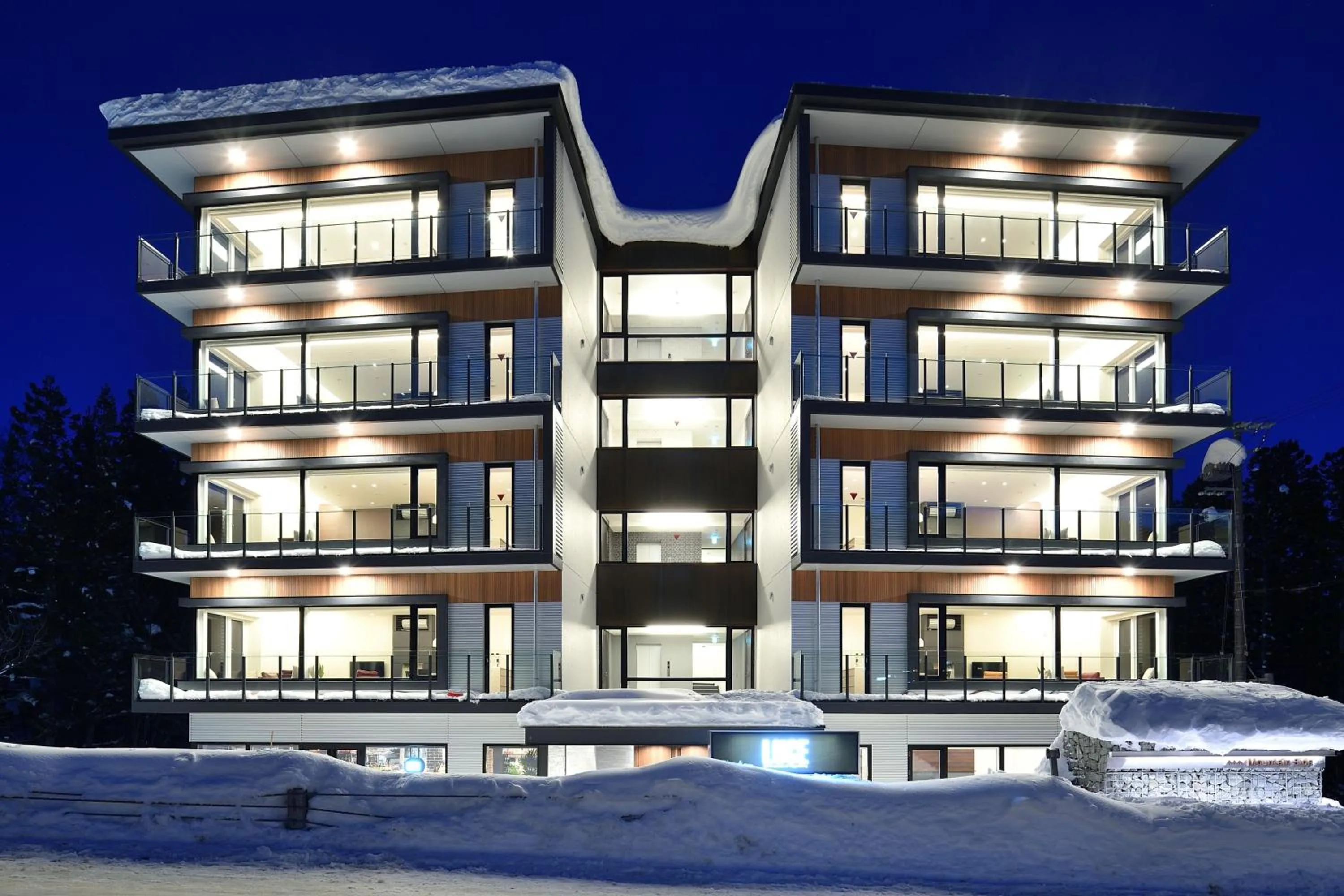 Property building in Mountain Side Hakuba