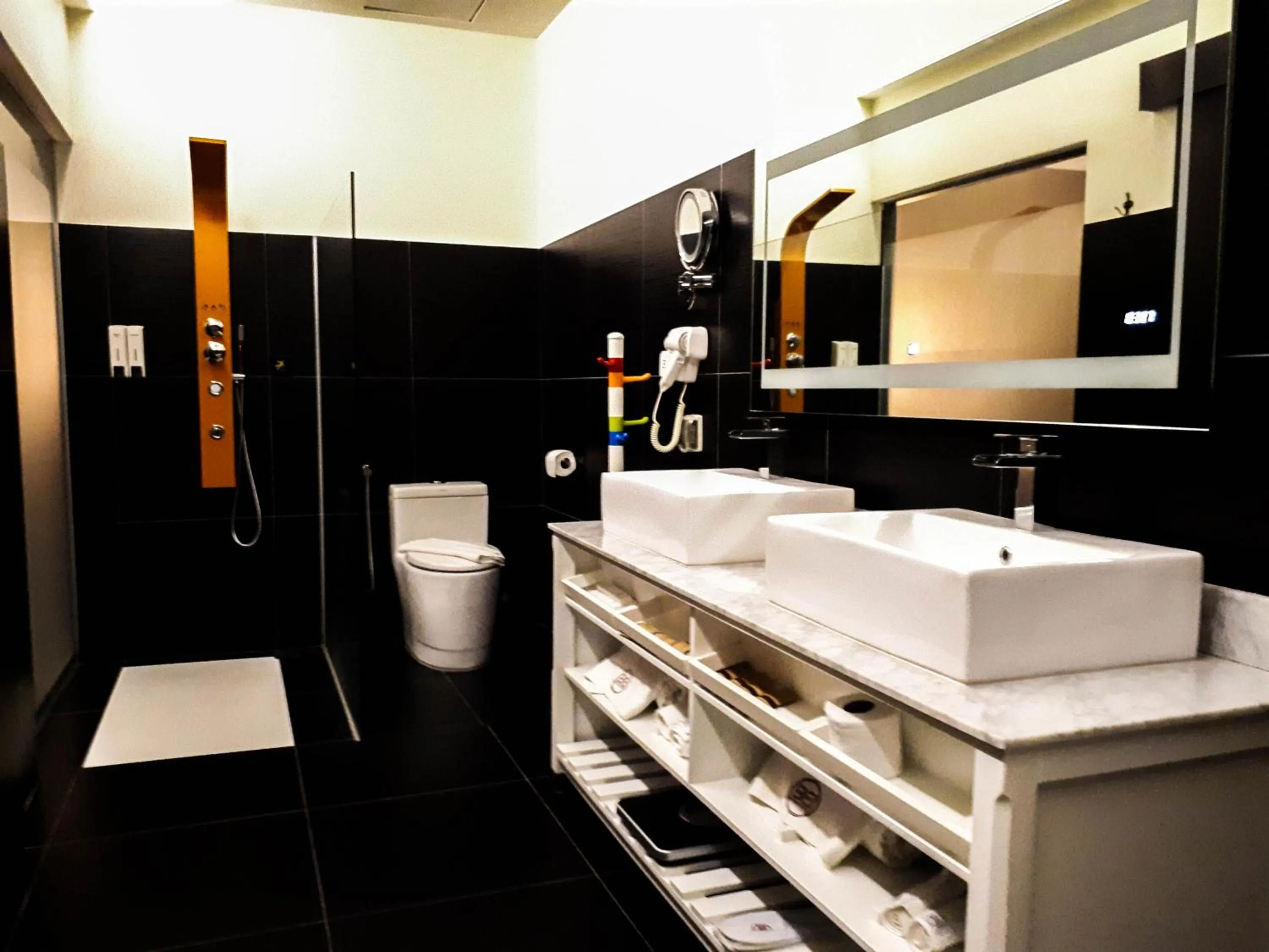 Toilet in Bei Boutique Hotel