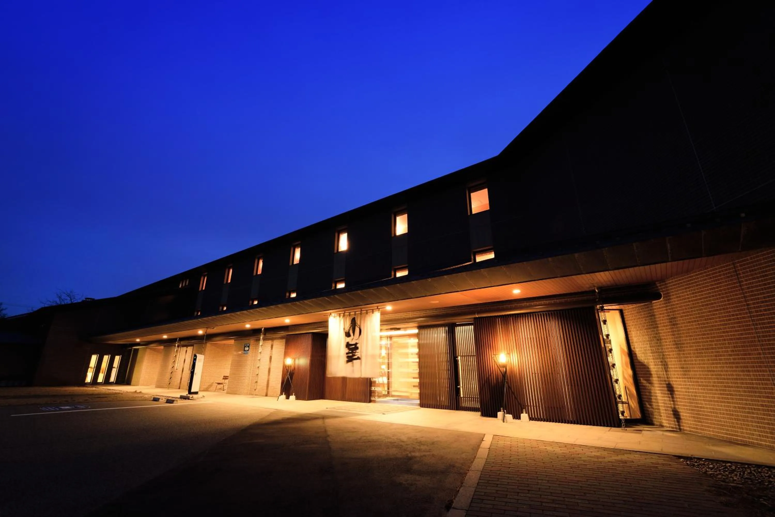 Facade/entrance in Hotel Yubana