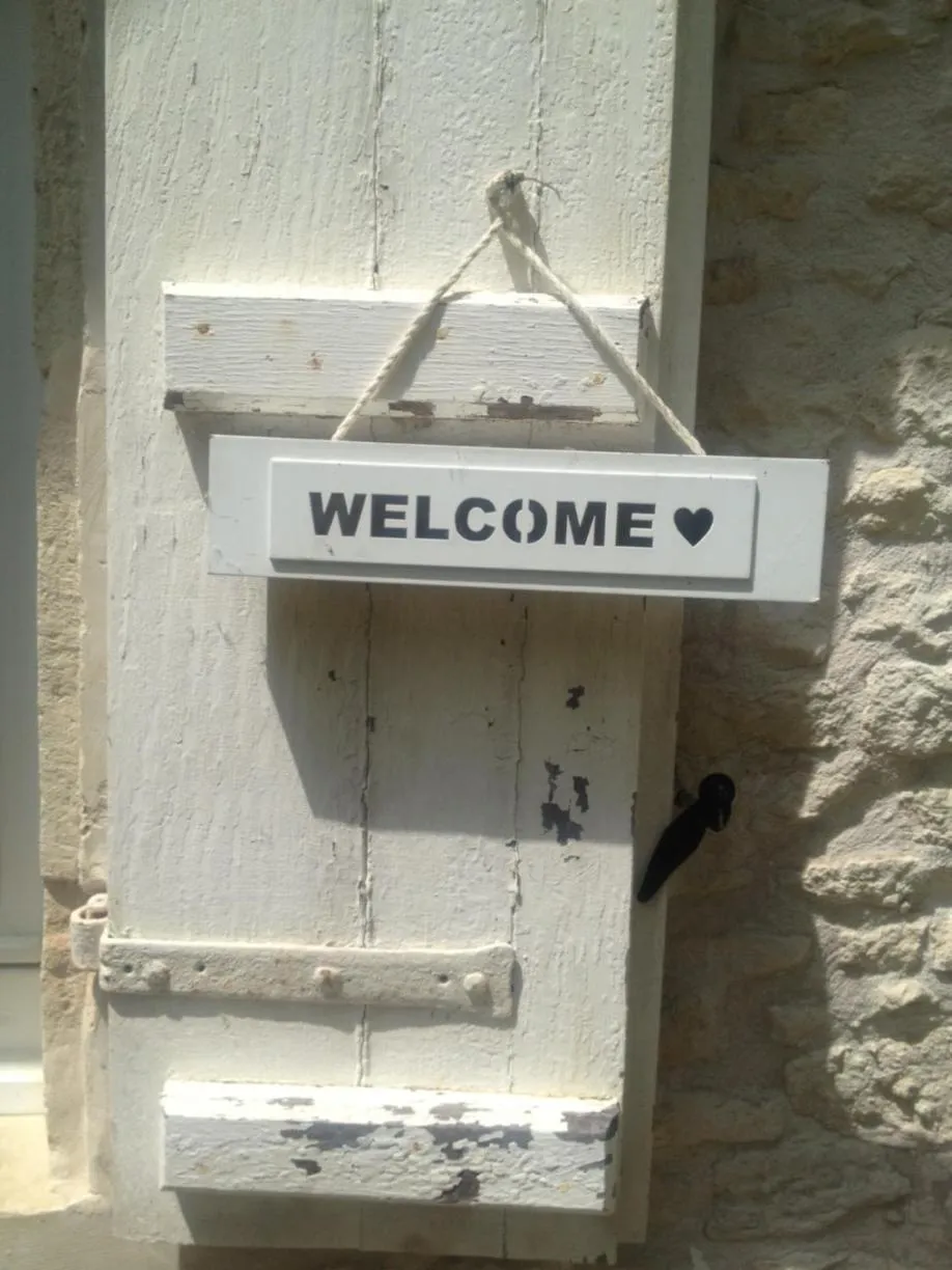 Facade/entrance in Gite du Calme 3 Star Bed & Breakfast Cognac
