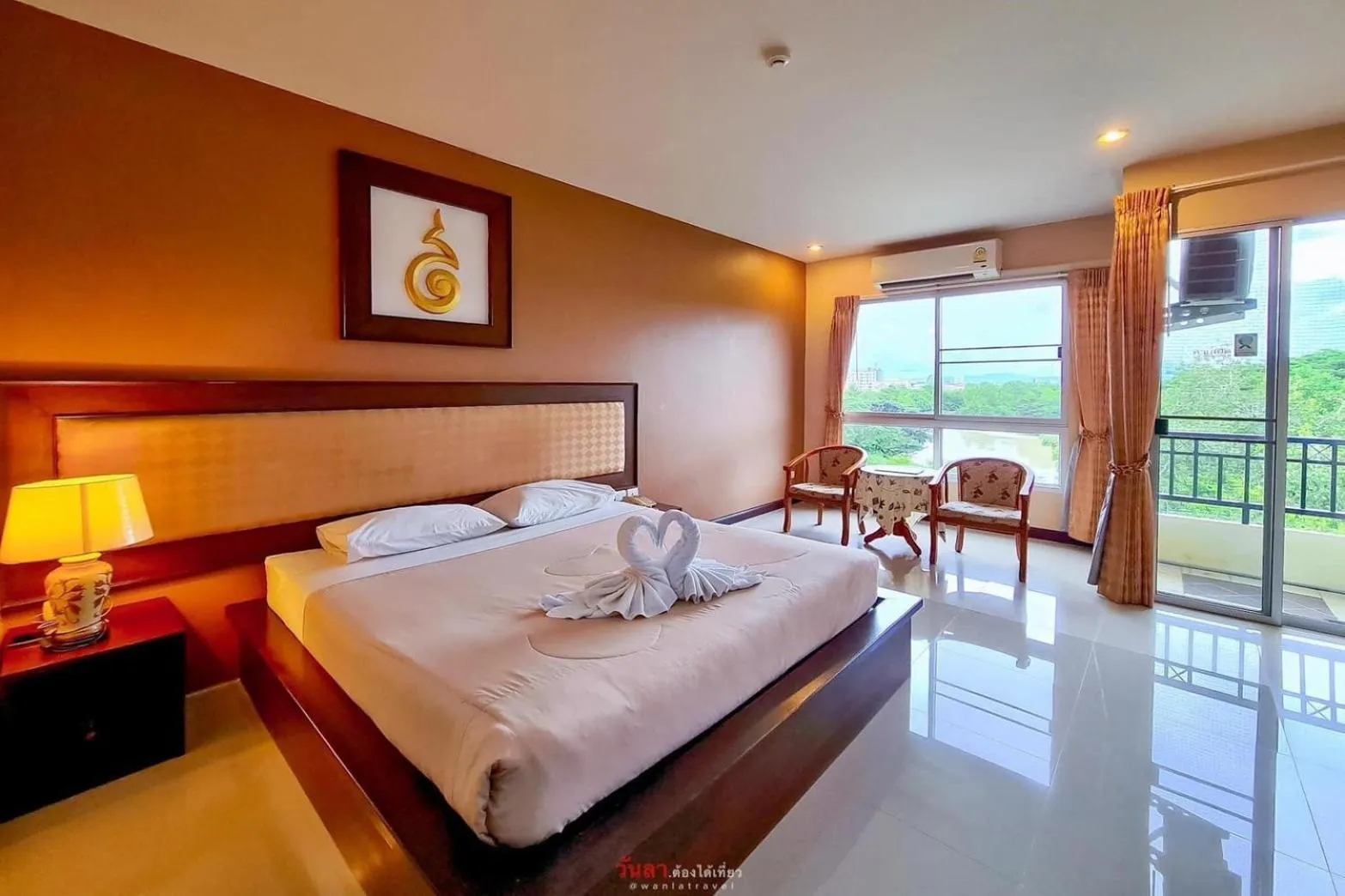 Bed in Madina Rayong Hotel