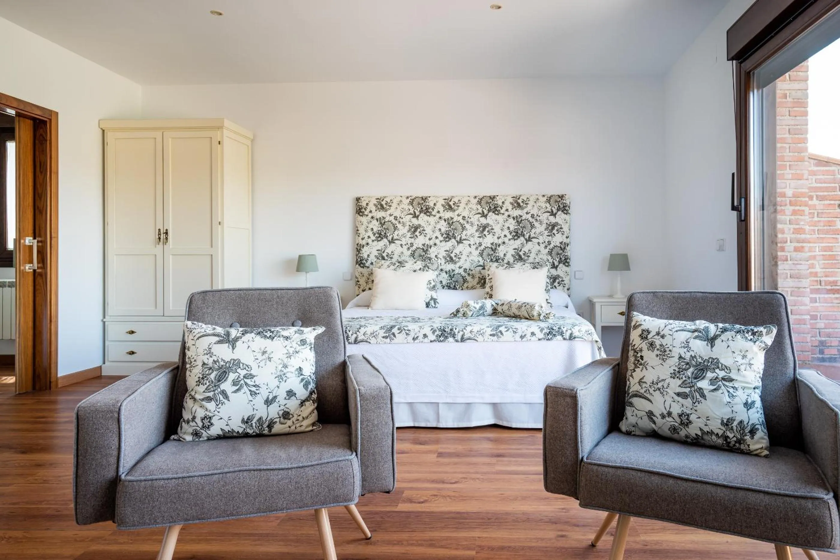 Photo of the whole room in Villa Marín Toledo