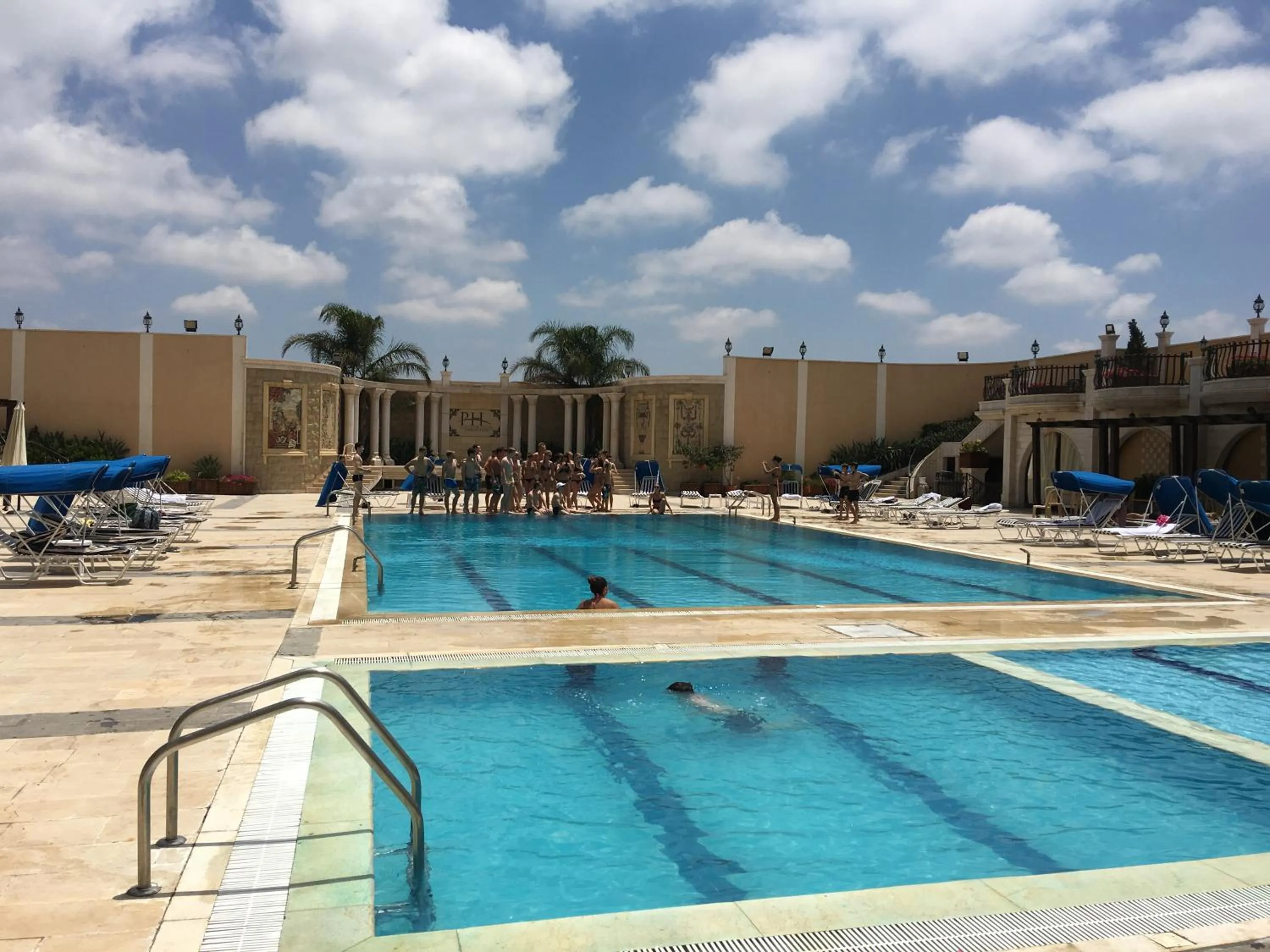 Day in Platinum Hotel