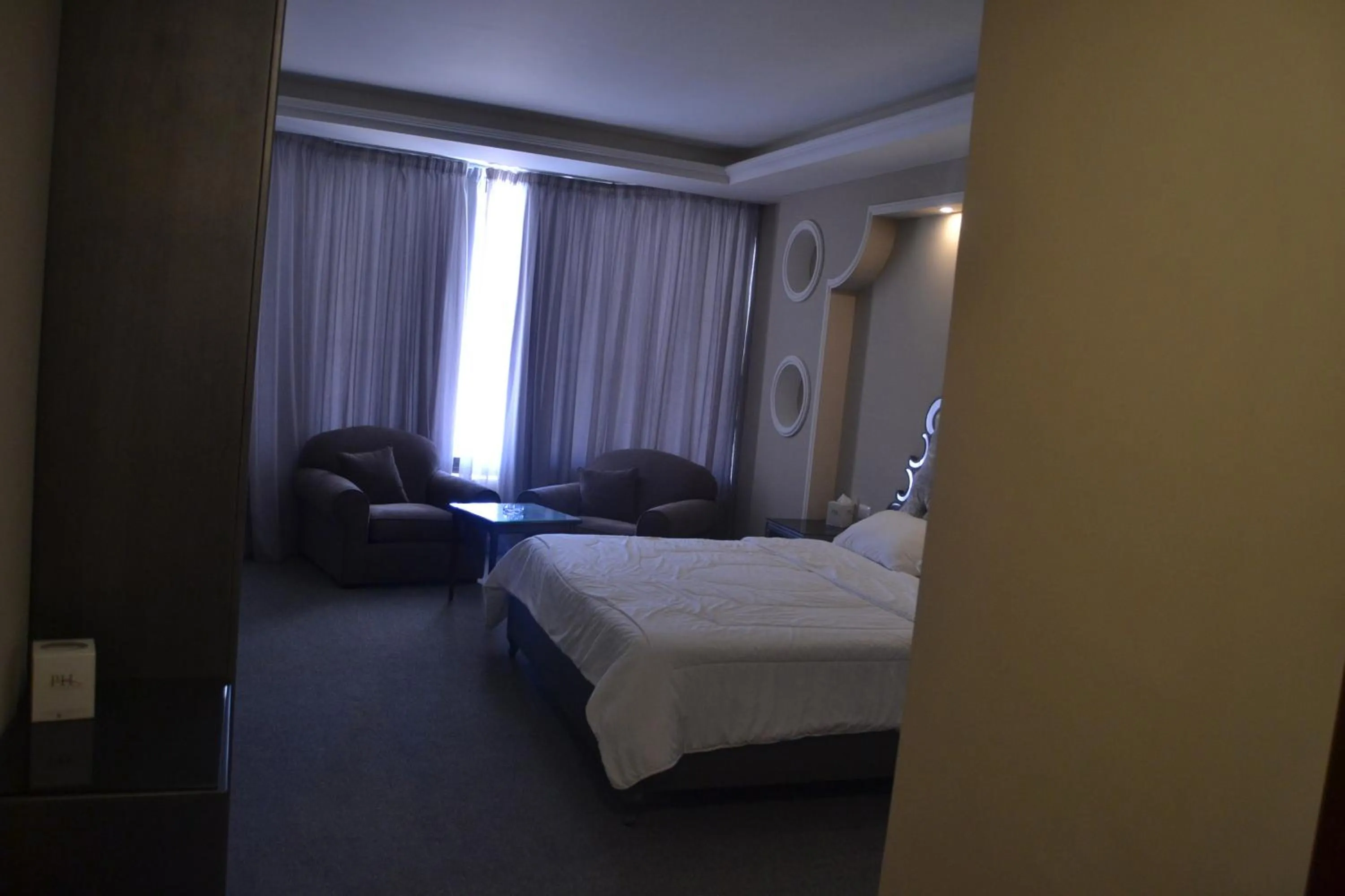 Photo of the whole room, Bed in Platinum Hotel
