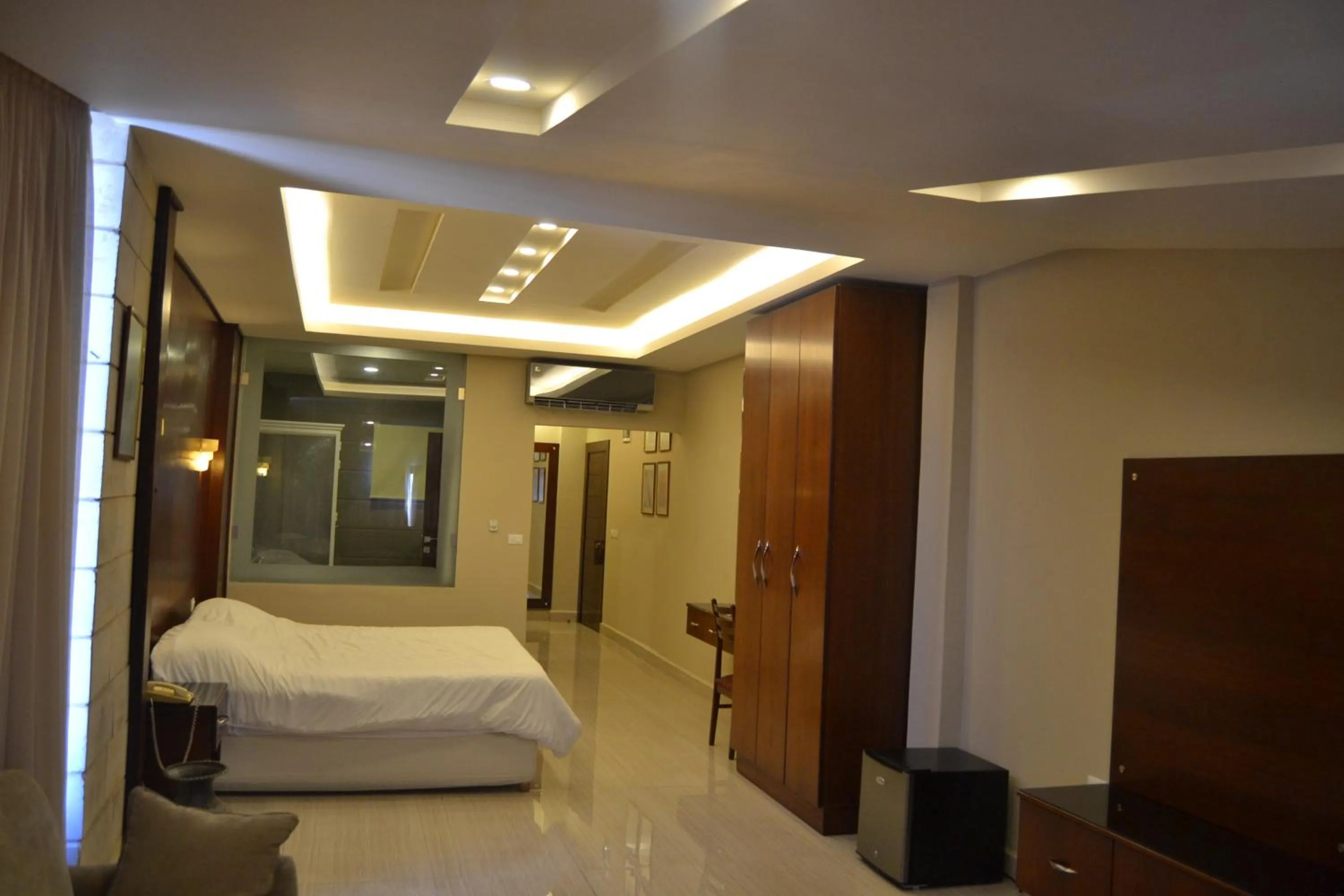 Photo of the whole room, Bed in Platinum Hotel