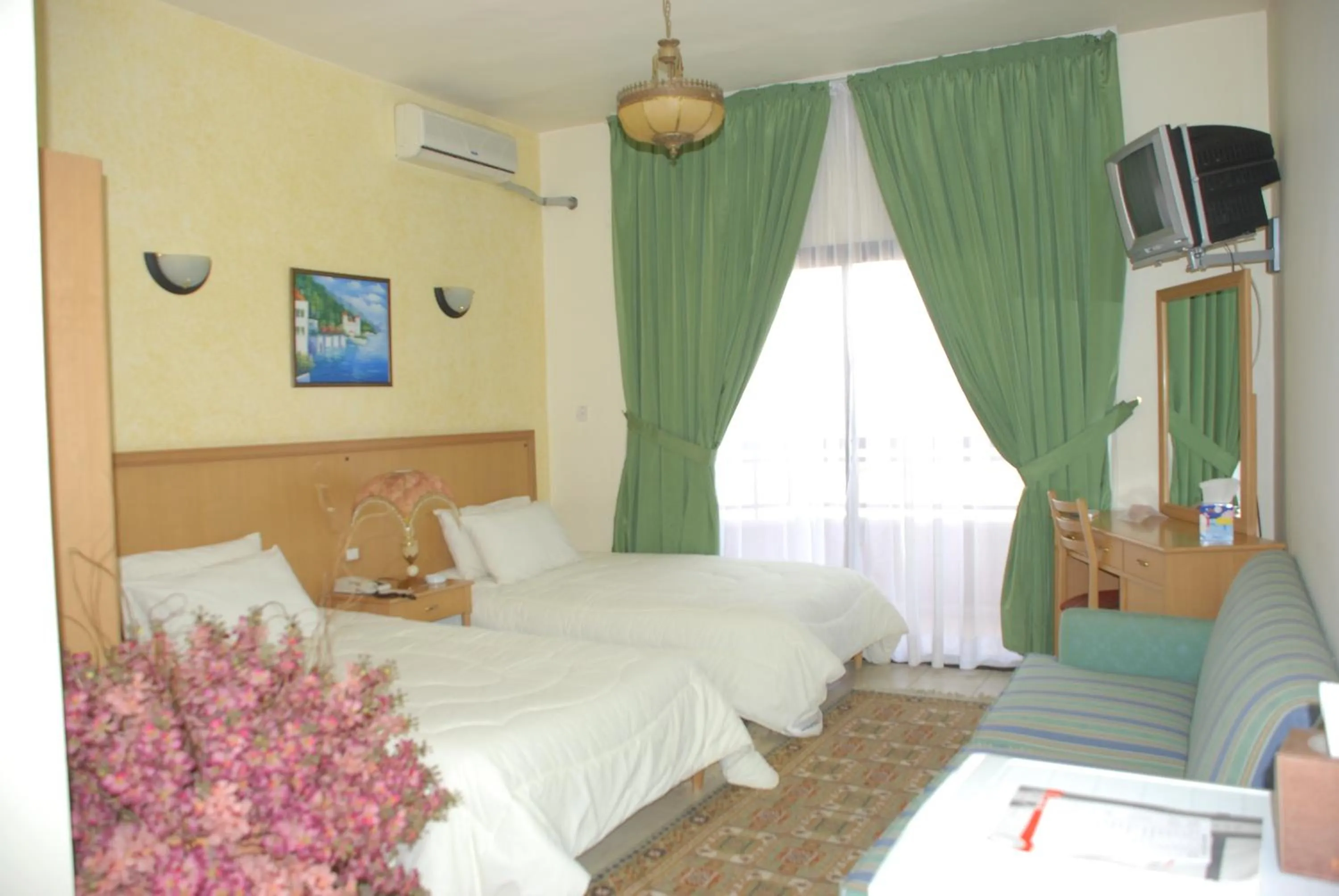 Day, Bed in Platinum Hotel