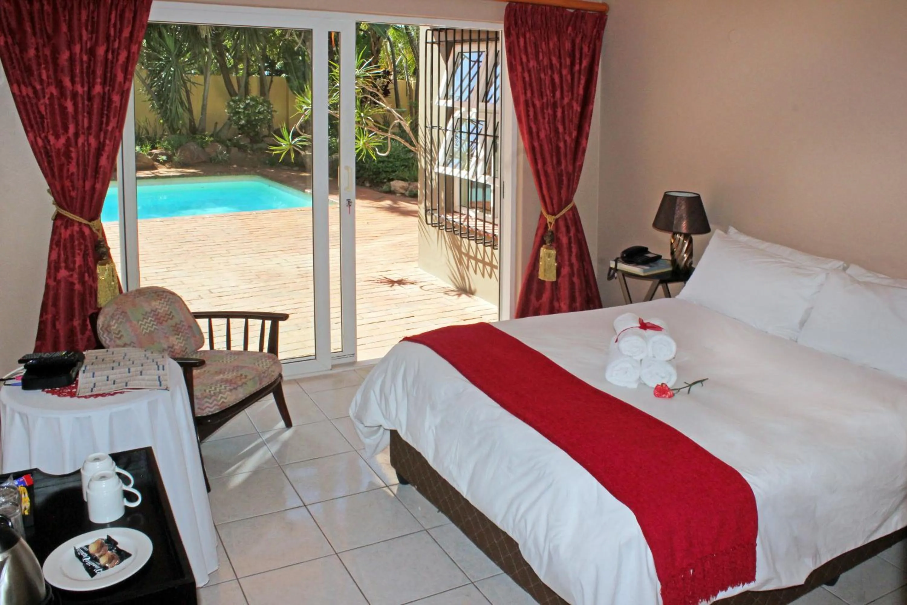 Property building, Bed in Durban Manor Guest House
