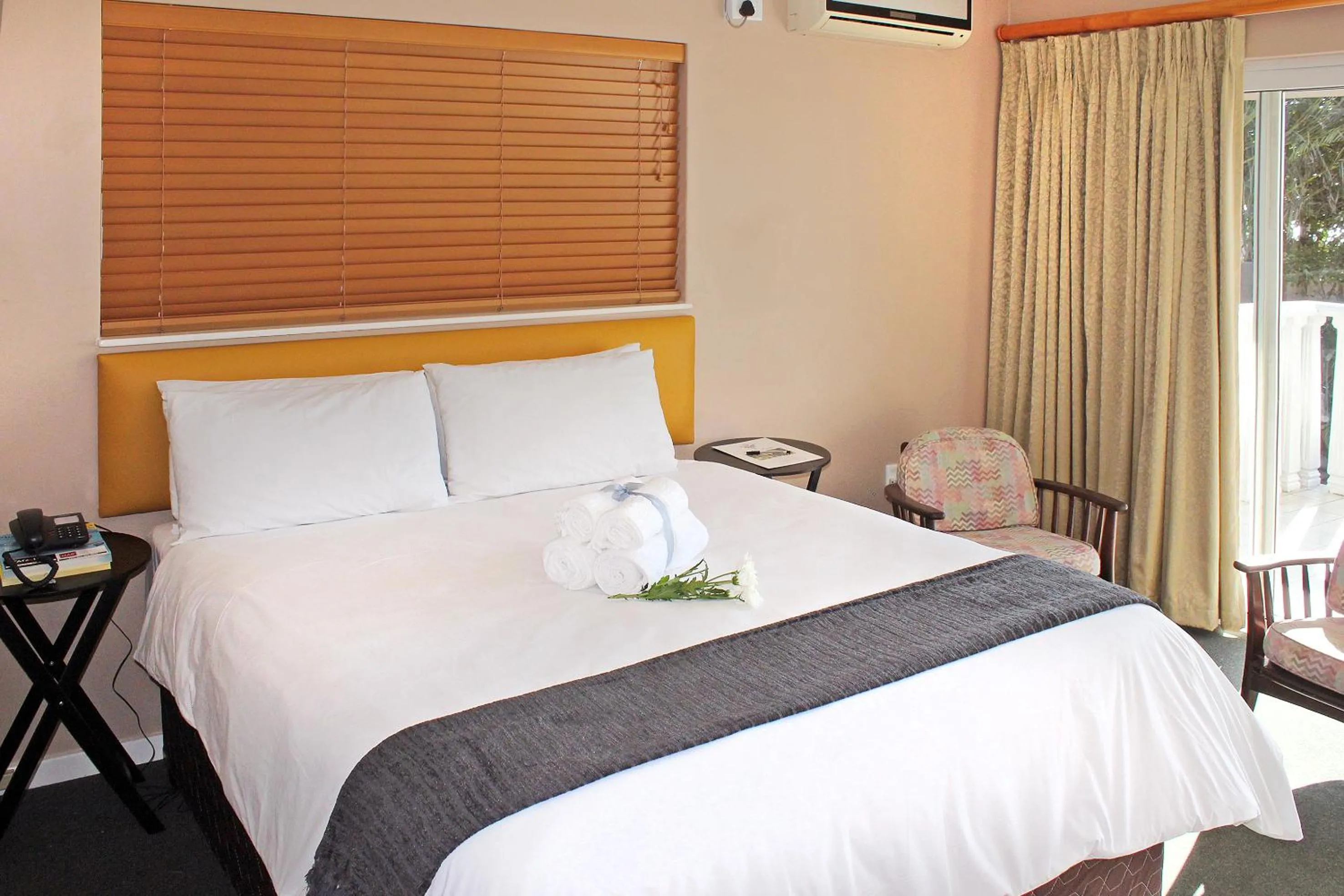 Property building, Bed in Durban Manor Guest House