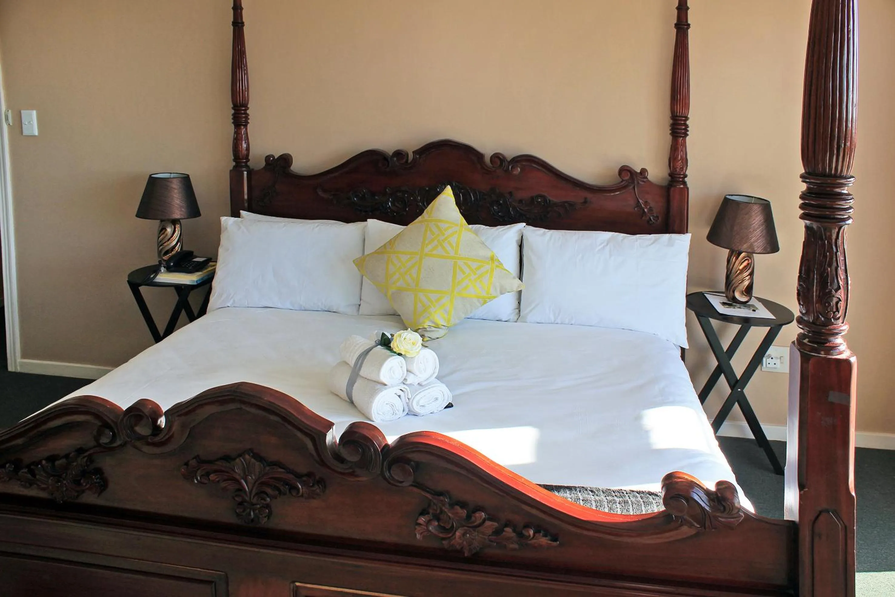 Property building, Bed in Durban Manor Guest House