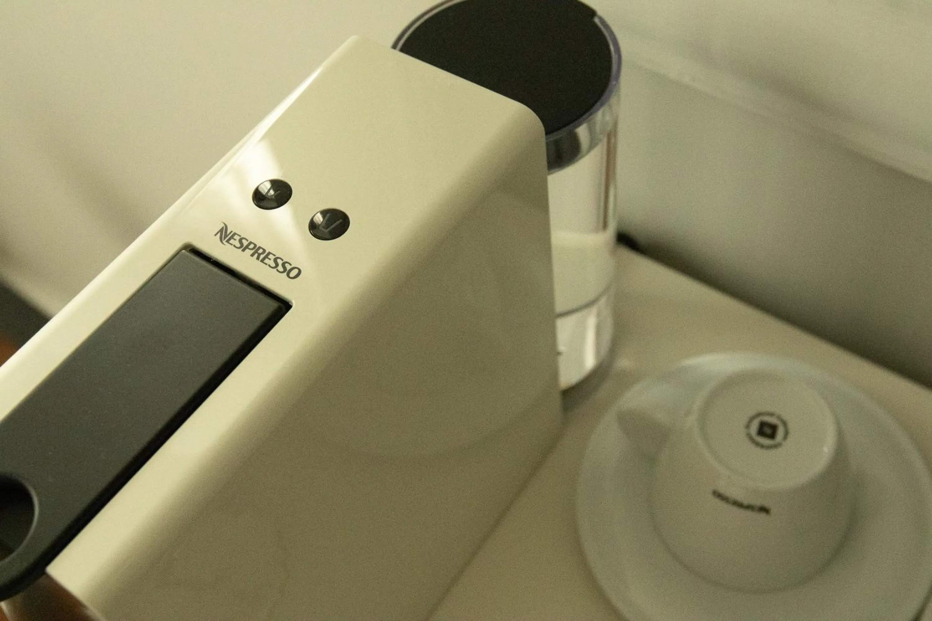 Coffee/tea facilities in Louis Rooms