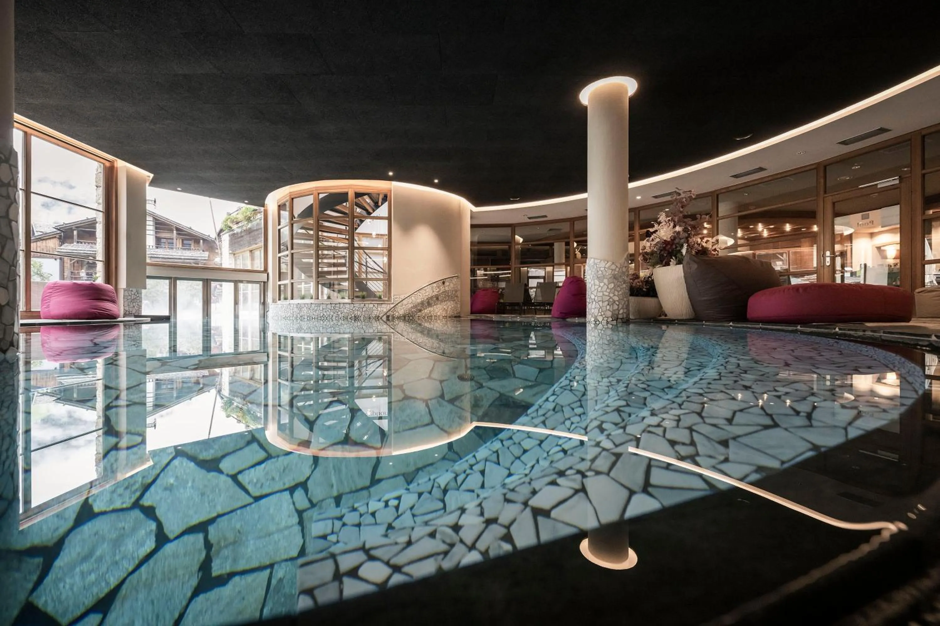 Swimming pool in Post Alpina - Family Mountain Chalets