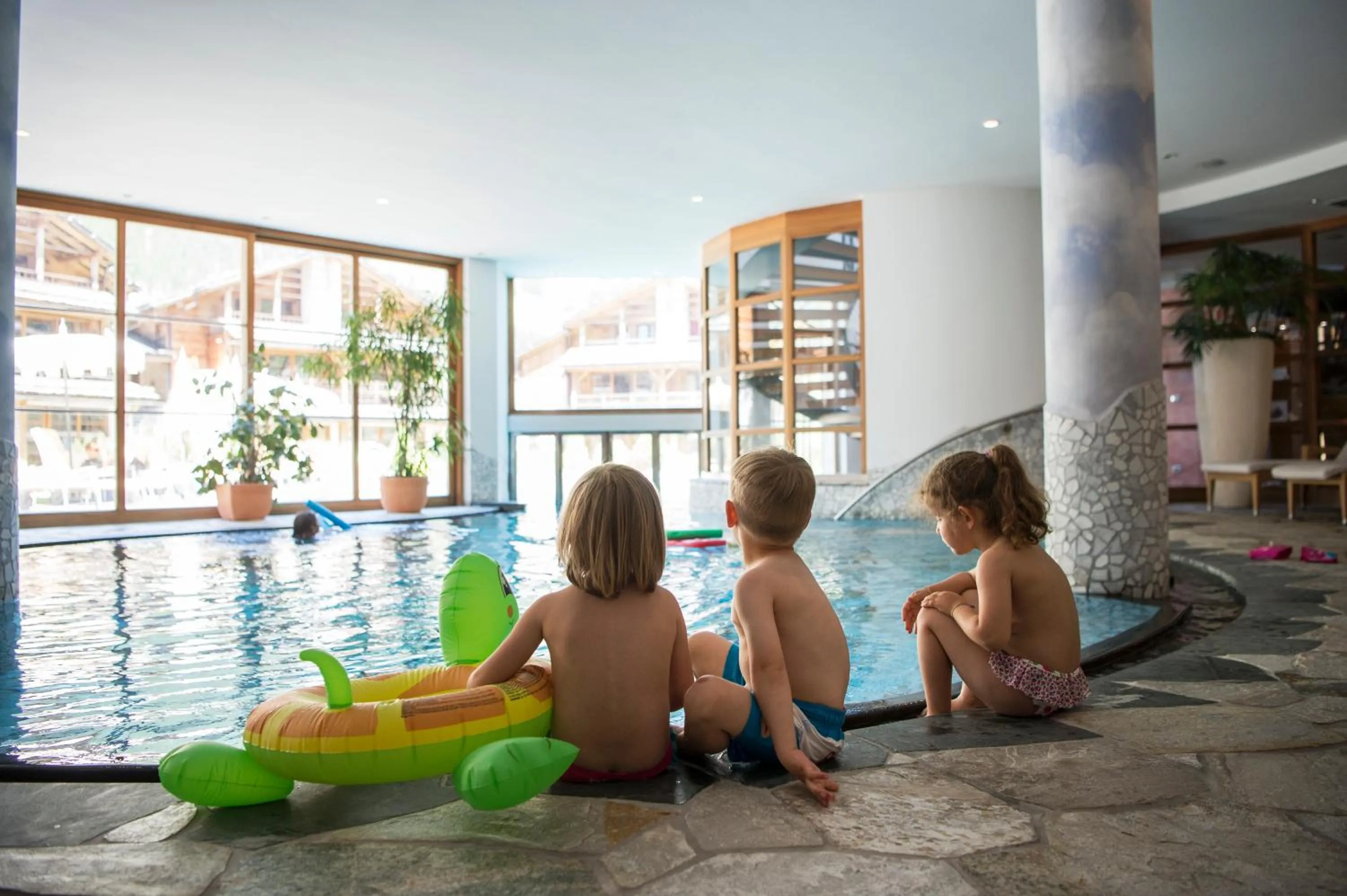 Family in Post Alpina - Family Mountain Chalets