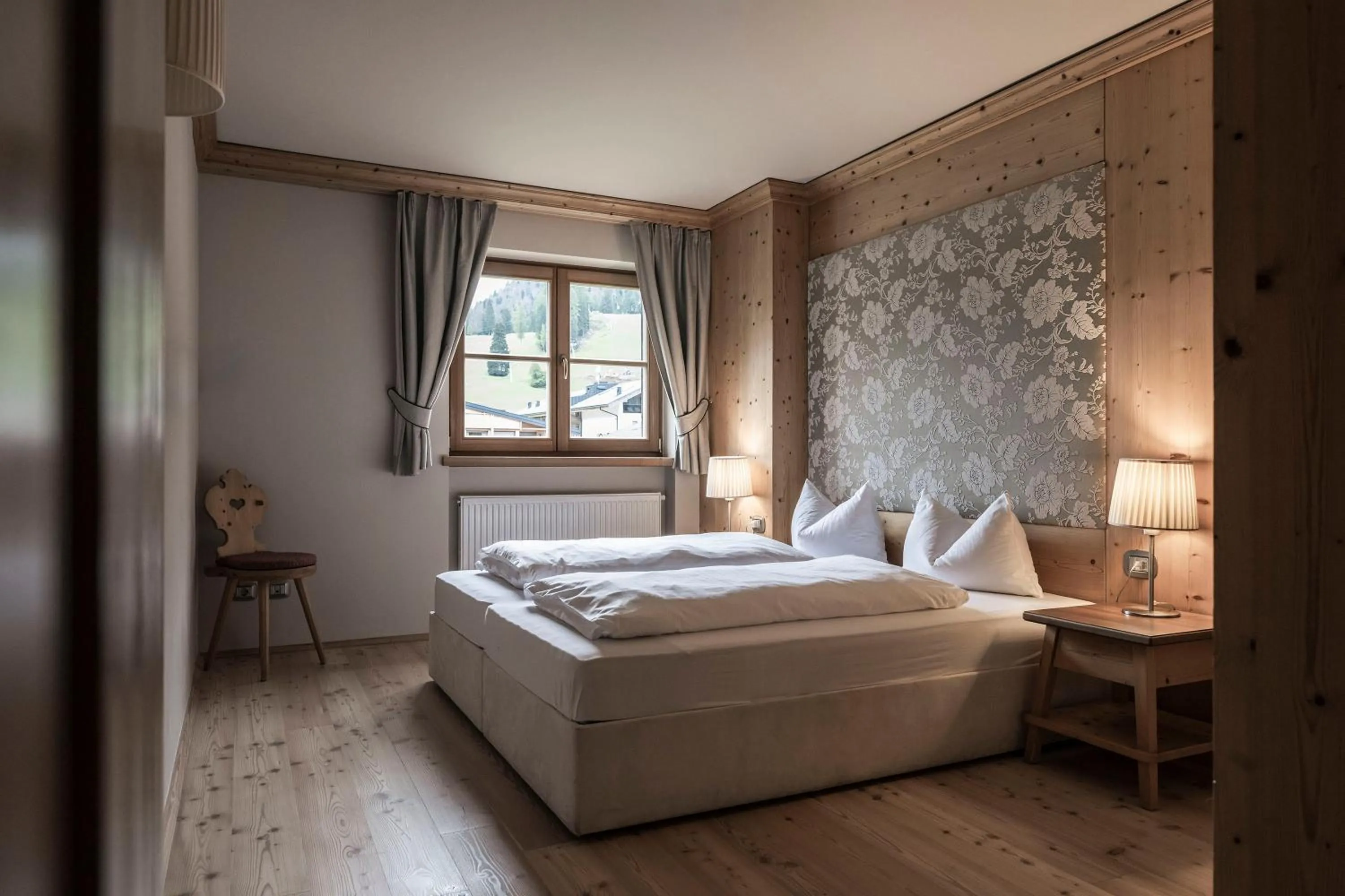 Bedroom, Bed in Post Alpina - Family Mountain Chalets