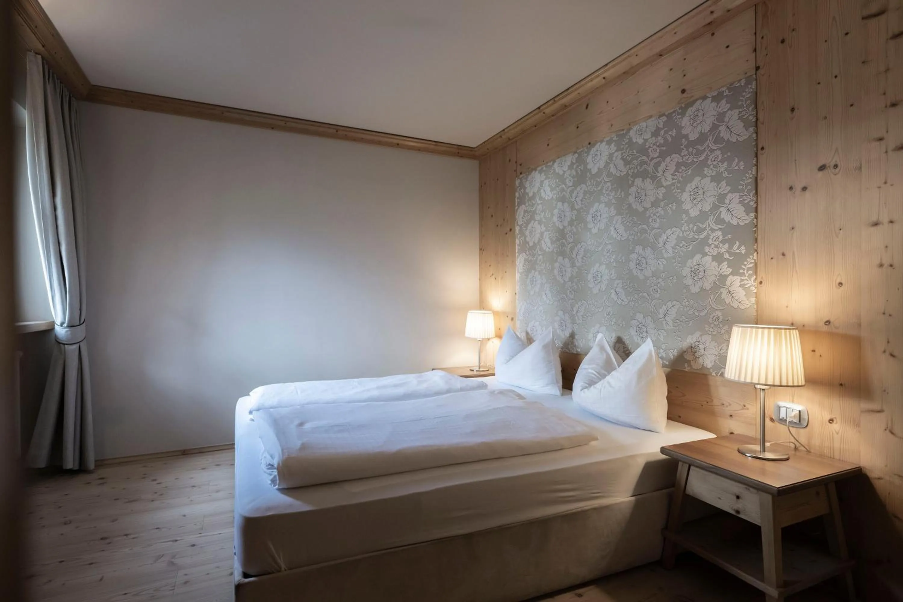 Photo of the whole room, Bed in Post Alpina - Family Mountain Chalets