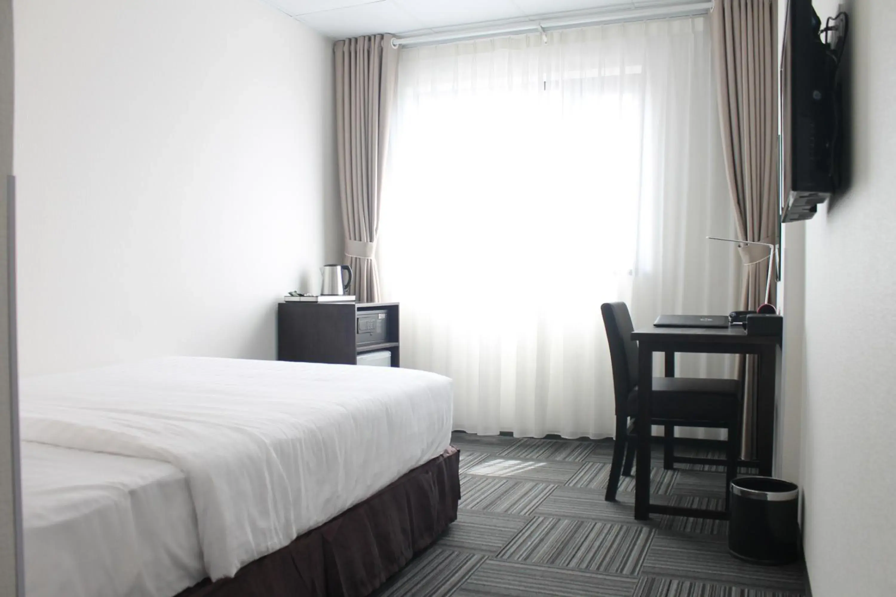 Superior Double Room - single occupancy - Non-Smoking in Sakura Hotel 3 Superior Double Room - single occupancy - Non-Smoking in Sakura Hotel 3