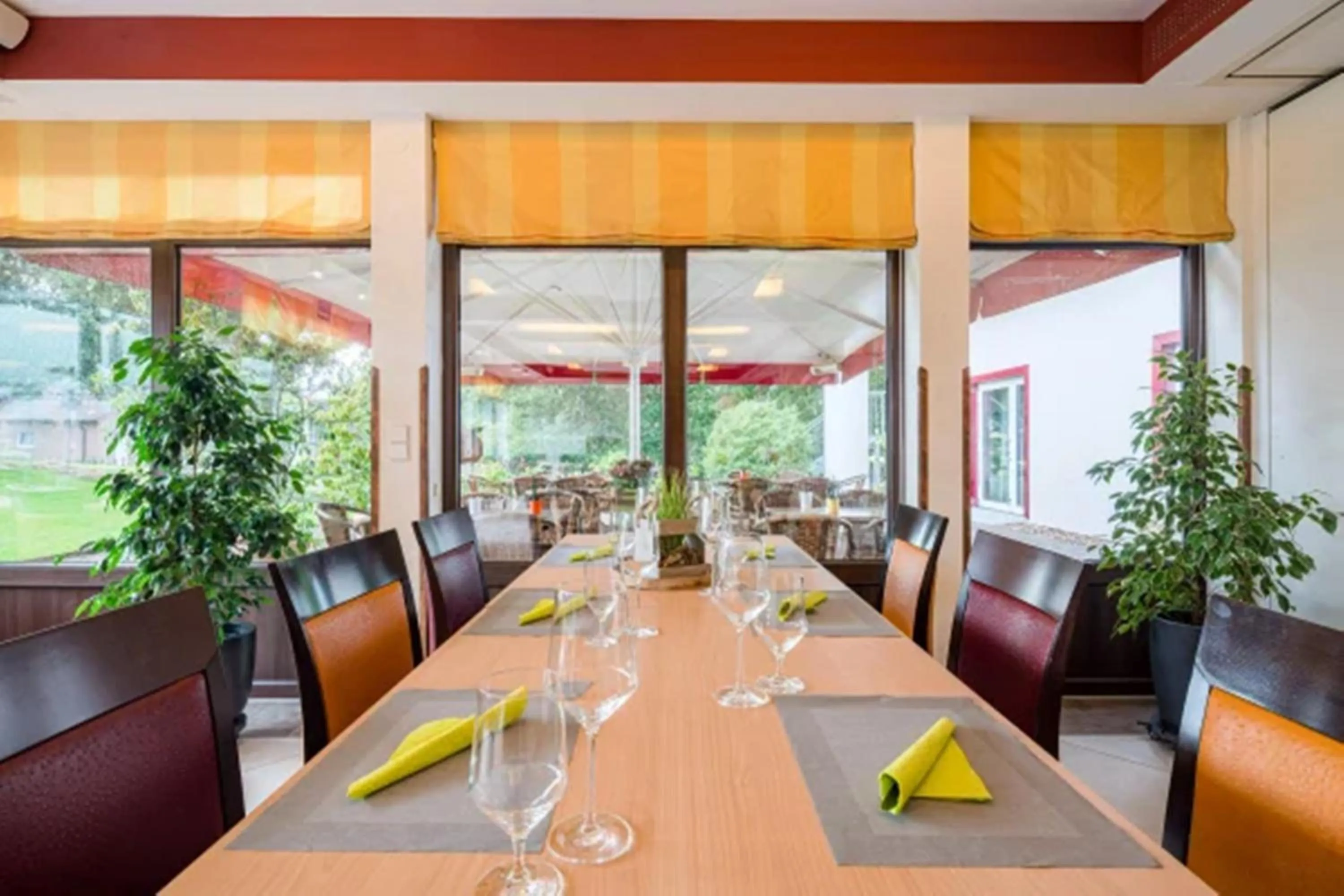 Restaurant/places to eat in Balland's Hotel & Restaurant