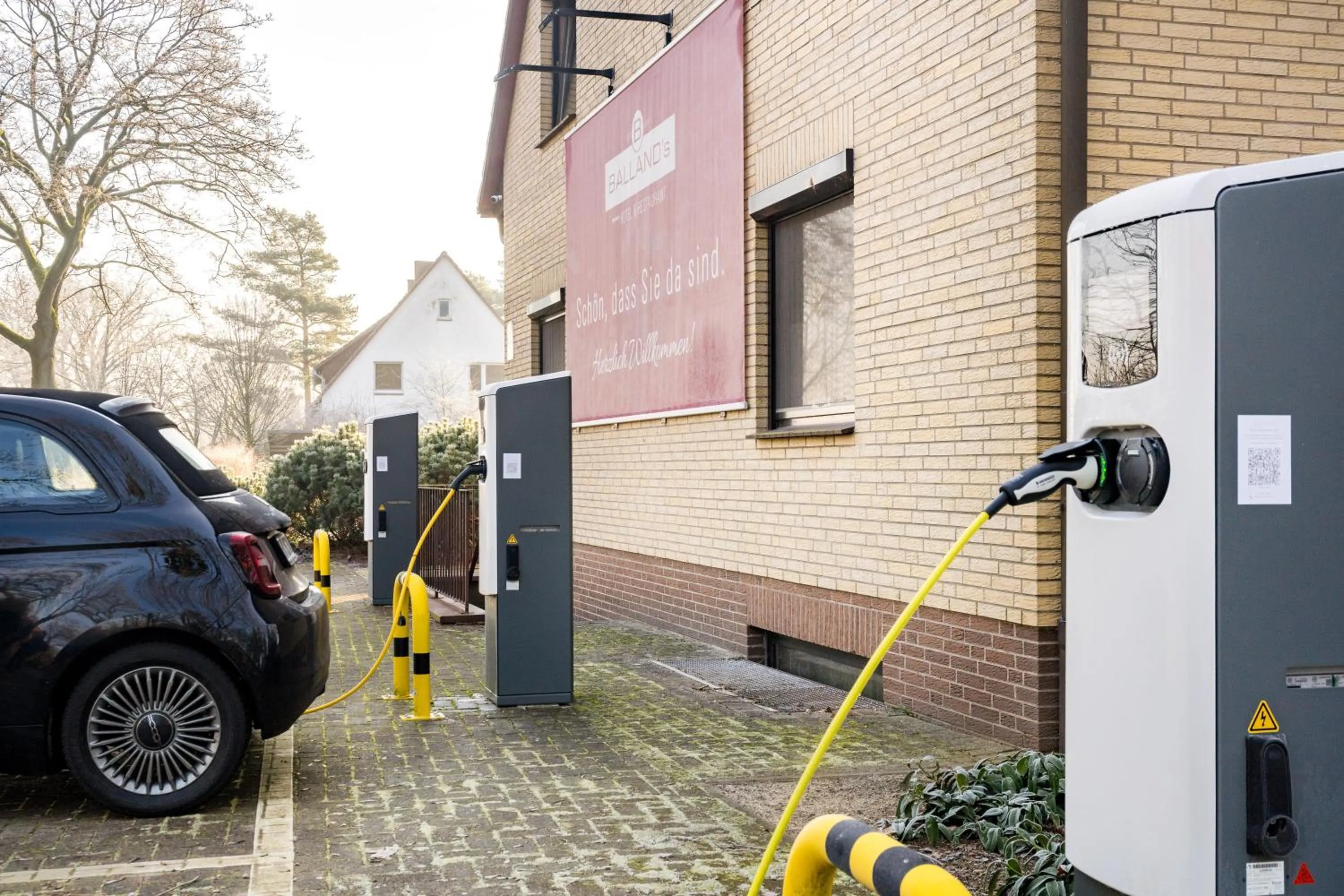 Parking in Balland's Hotel & Restaurant