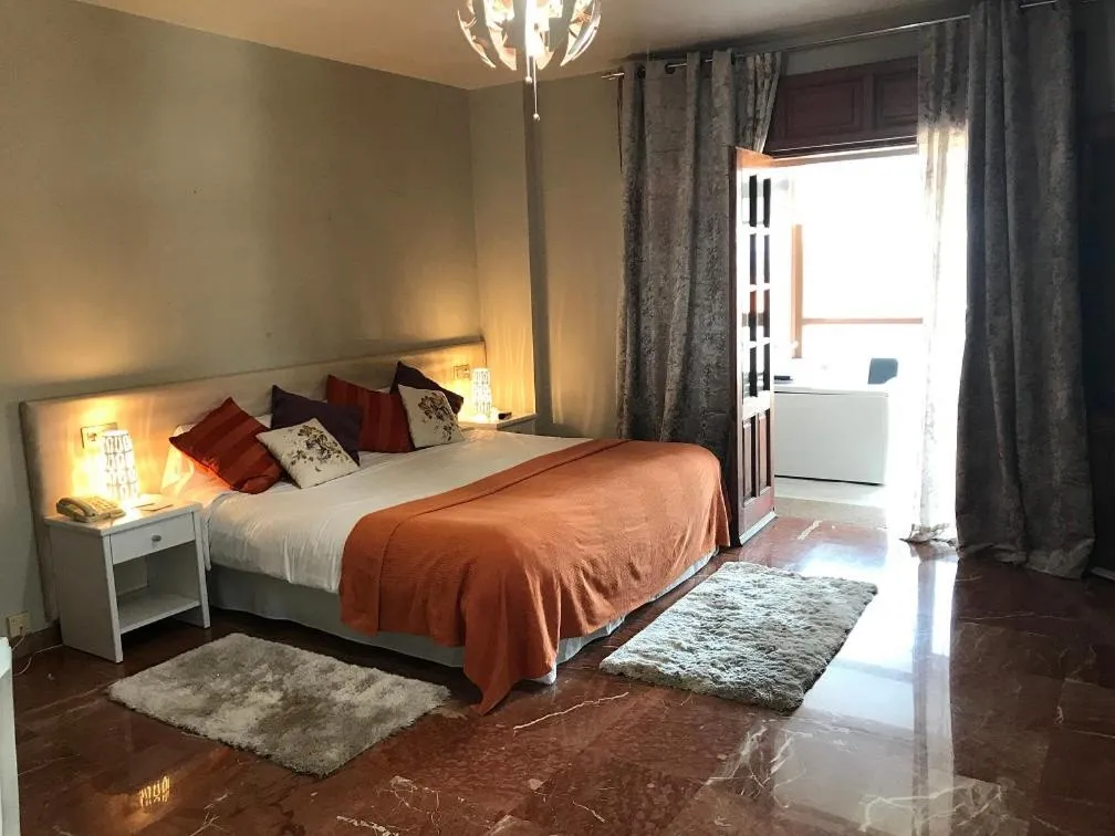 Photo of the whole room, Bed in Hotel & Apartamentos Cons da Garda