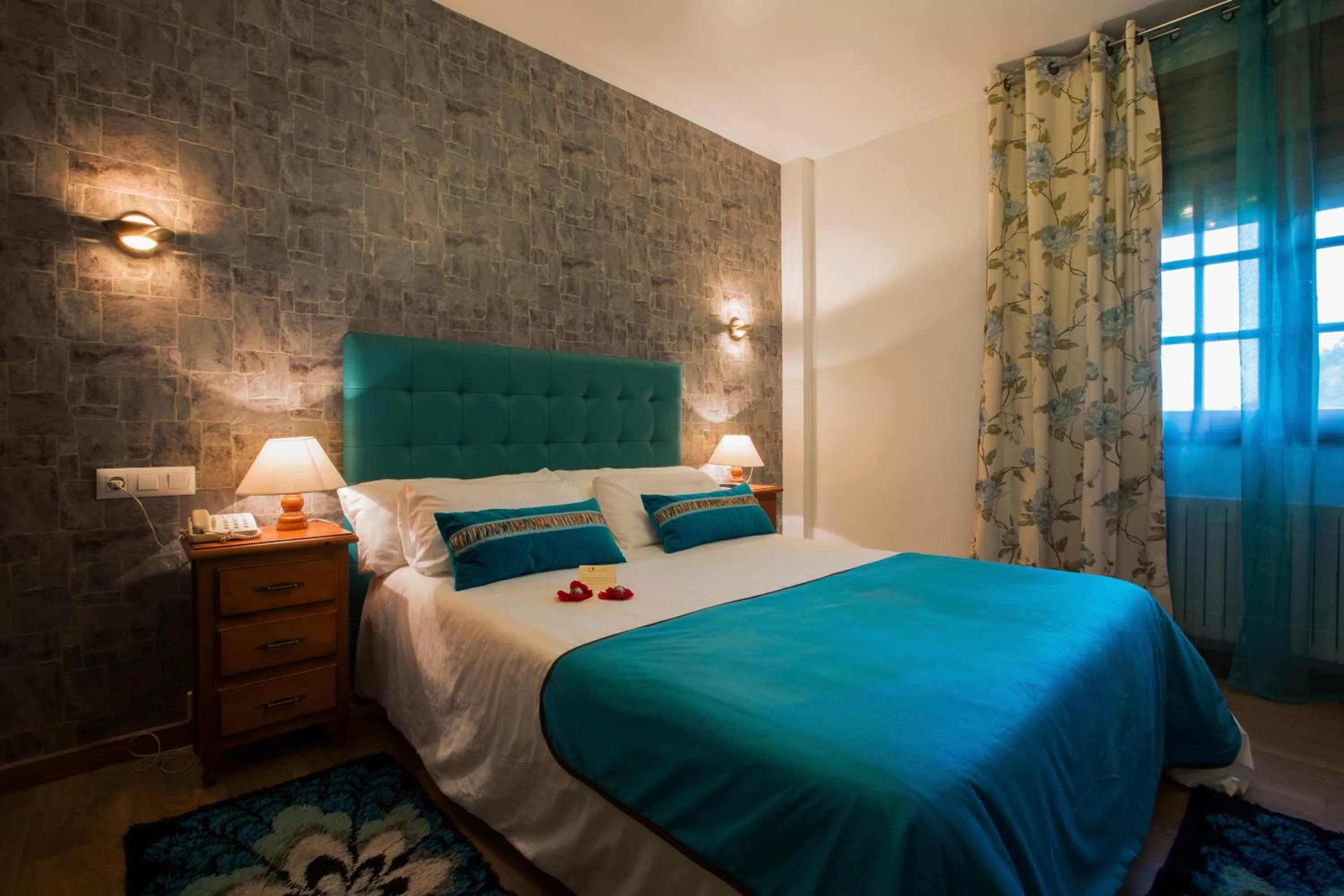 Photo of the whole room, Bed in Hotel & Apartamentos Cons da Garda