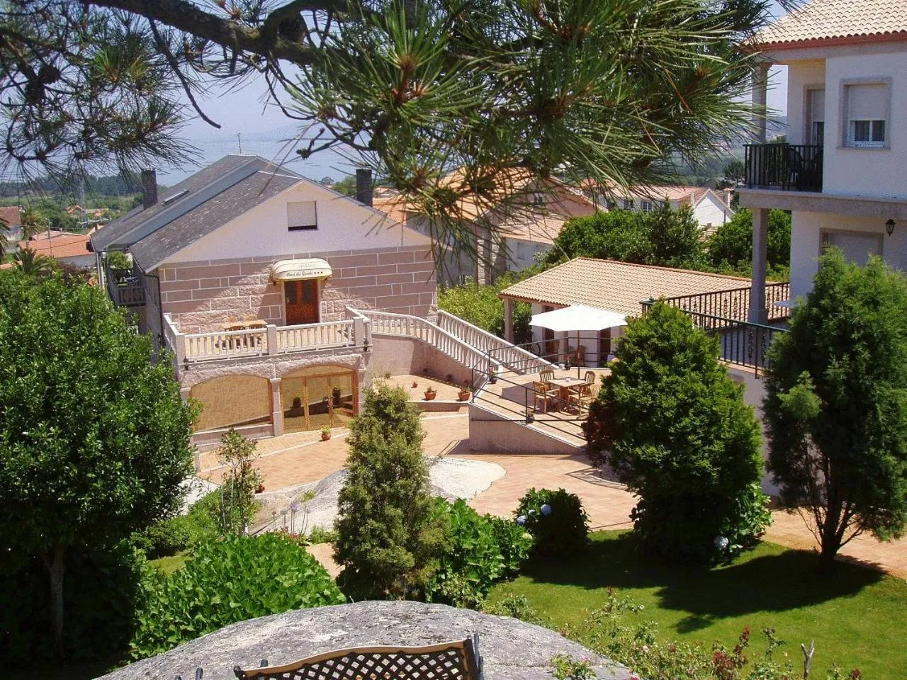 Property building in Hotel & Apartamentos Cons da Garda