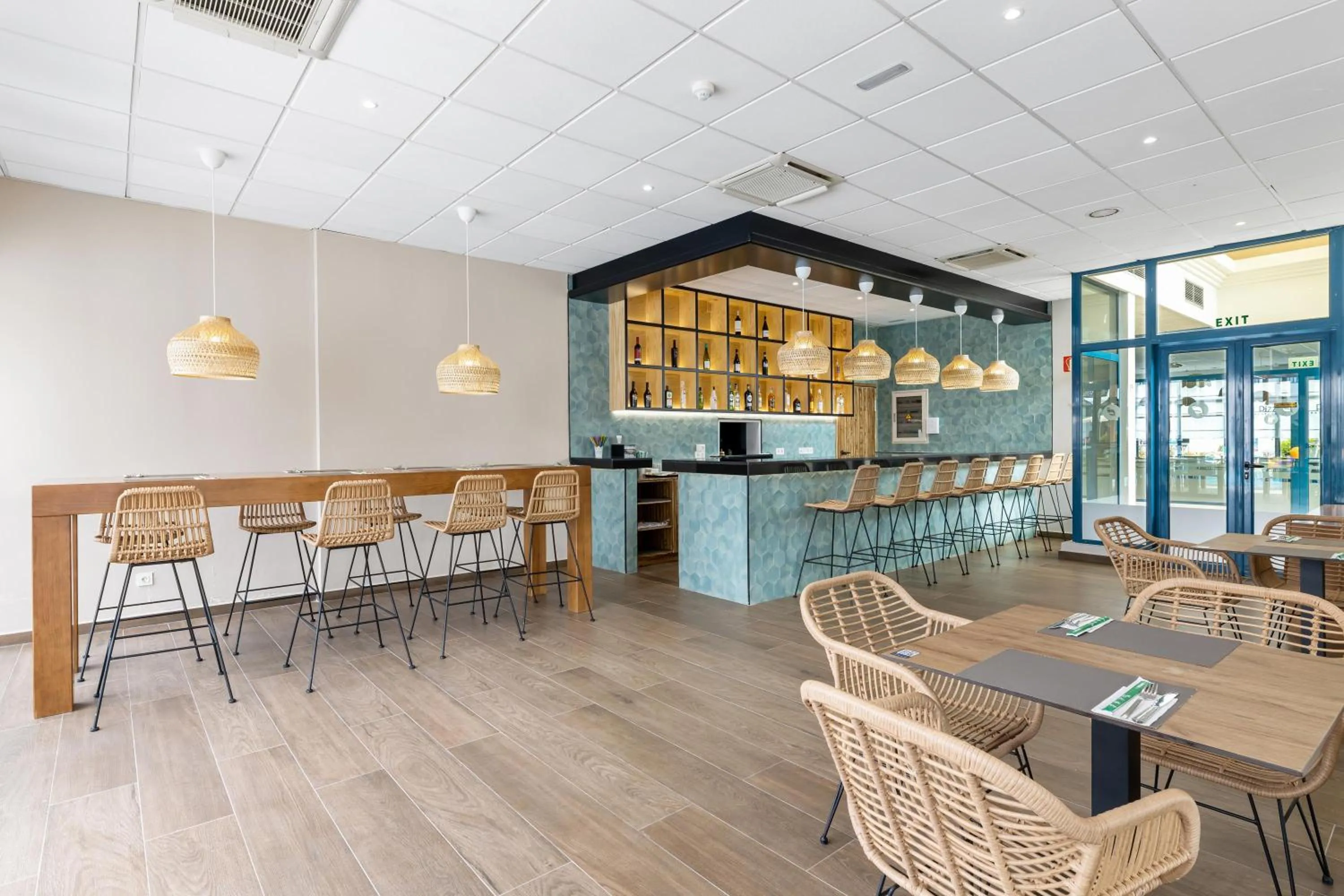 Restaurant/places to eat in THB Tropical Island