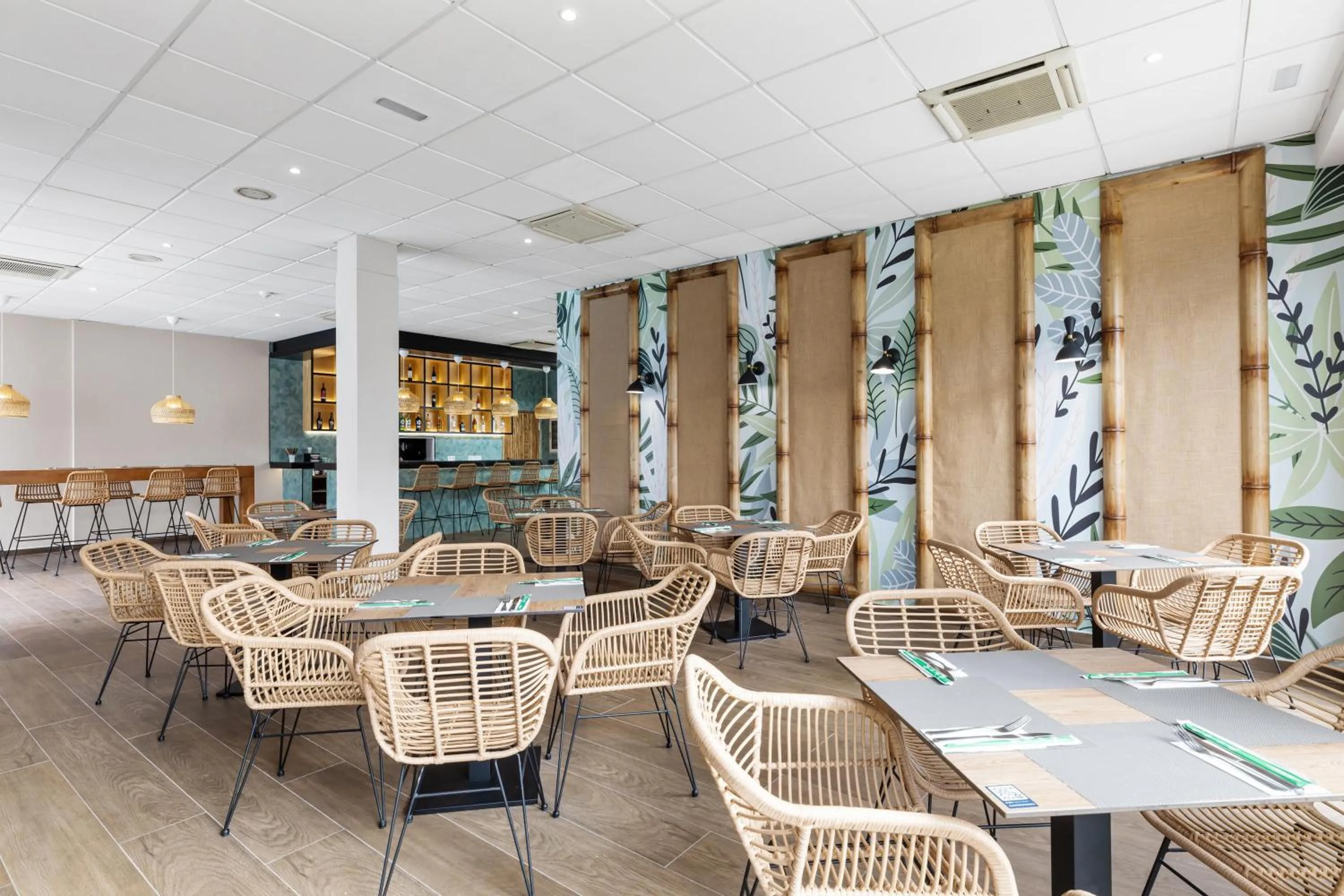 Restaurant/places to eat in THB Tropical Island