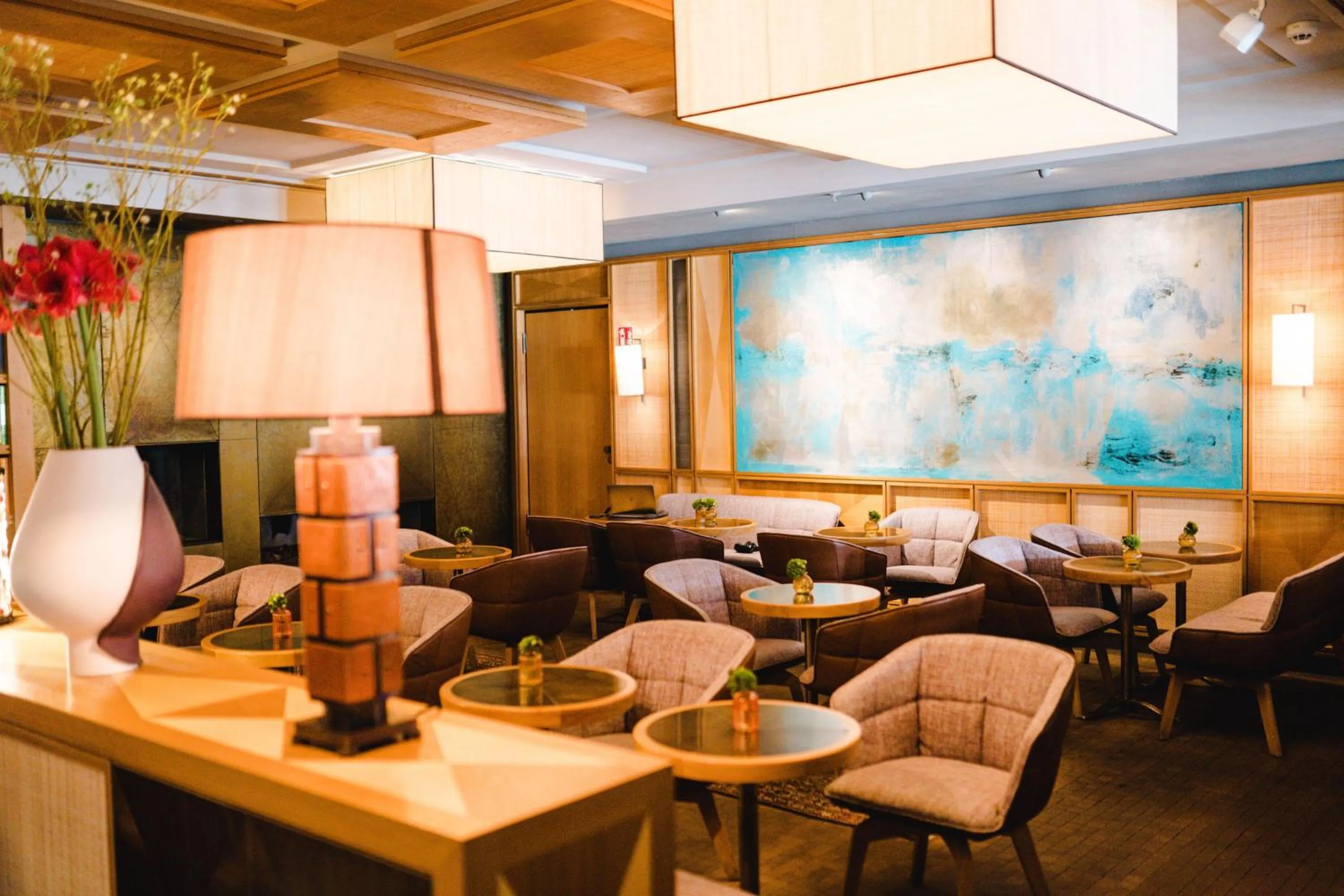 Seating area in Louis Hotel