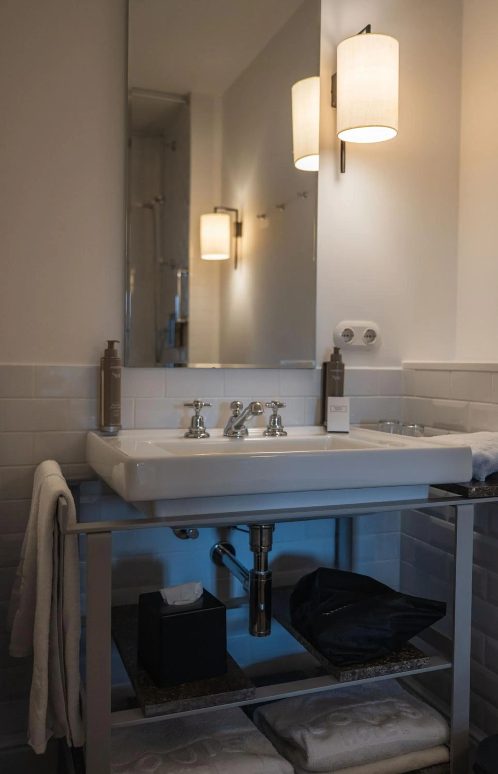 Bathroom in Louis Hotel