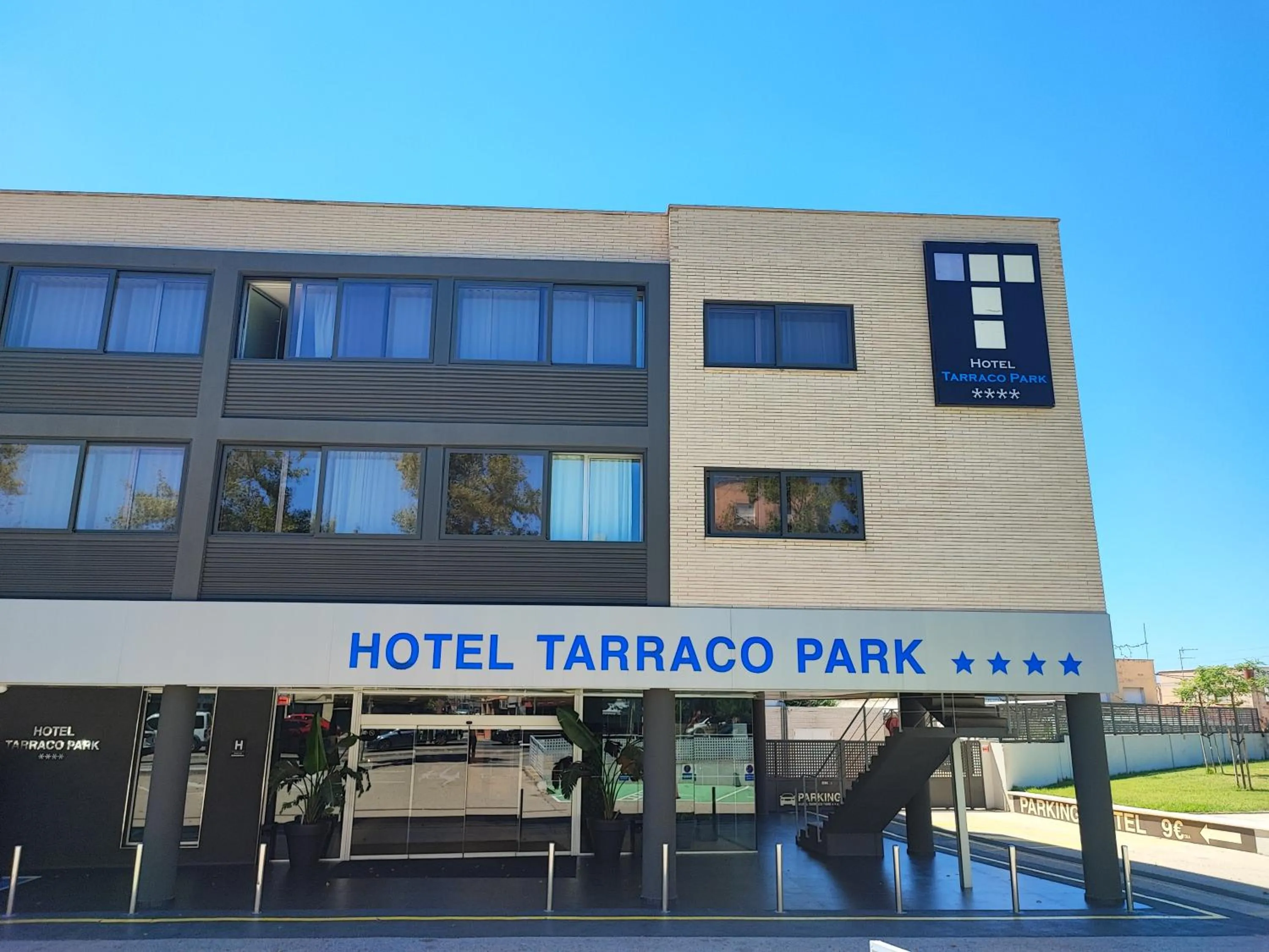 Property building in Tarraco Park Tarragona