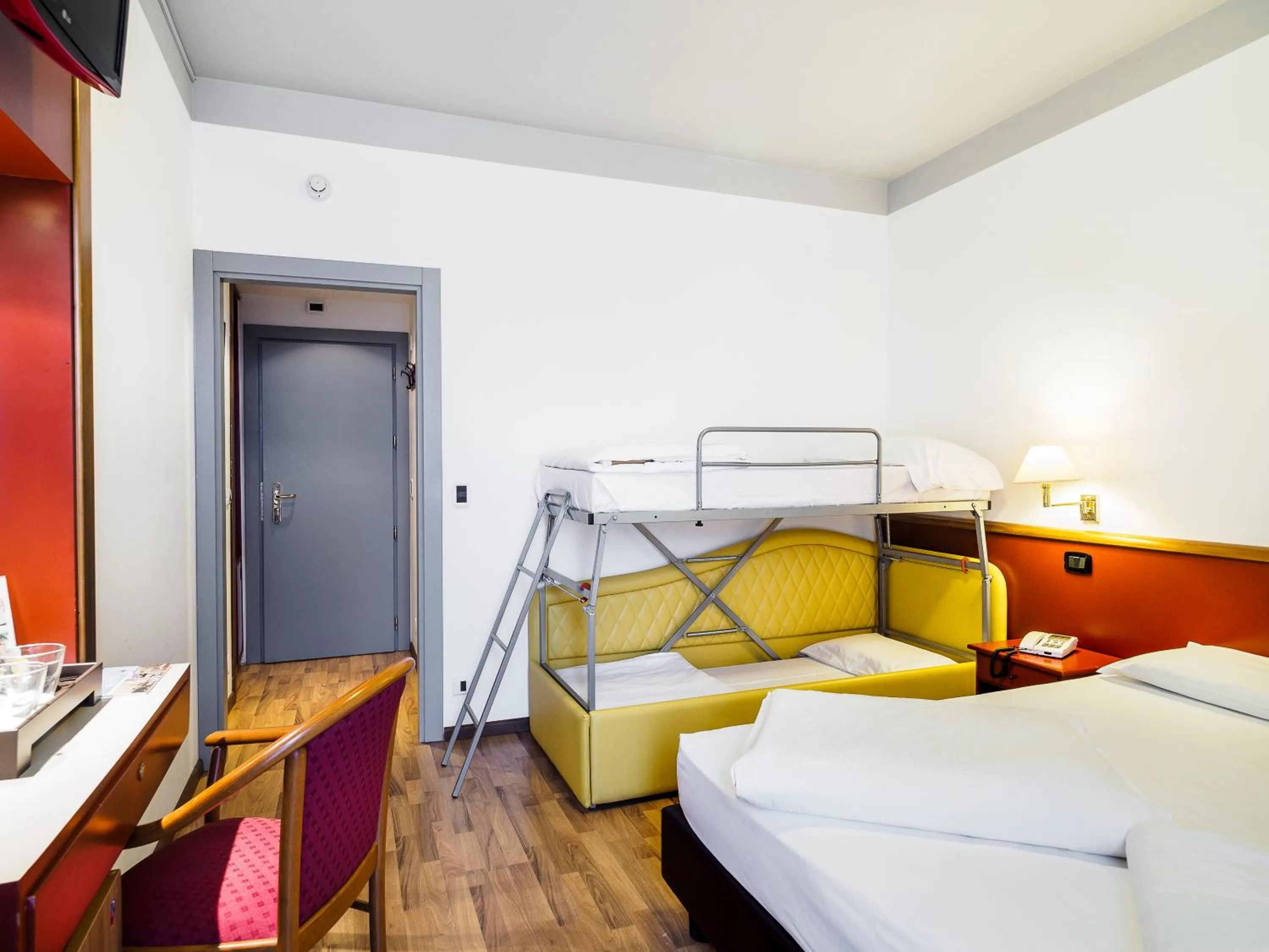 Bedroom, Bed in Cristallo Wellness Hotel