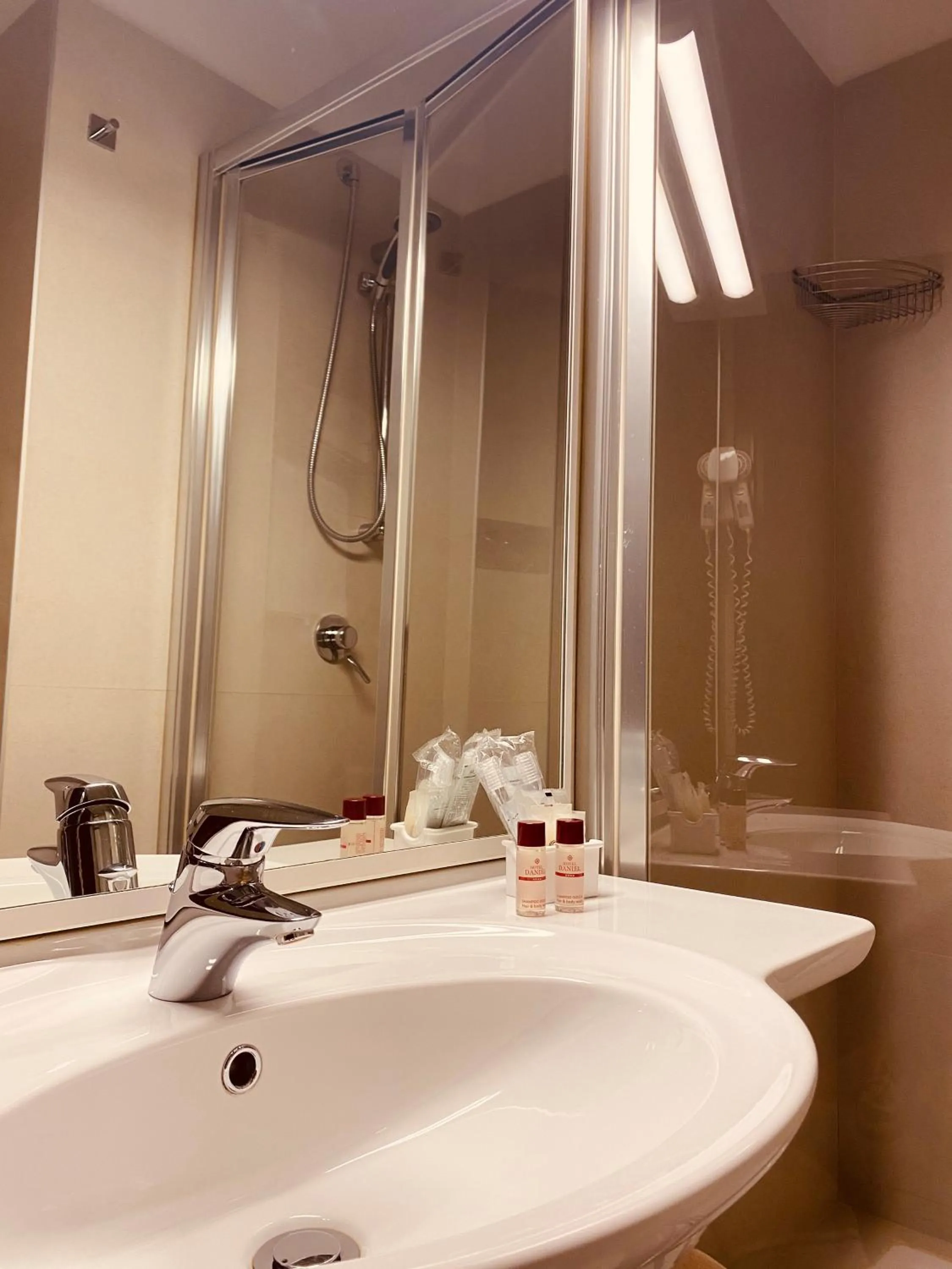 Bathroom in Hotel Daniel