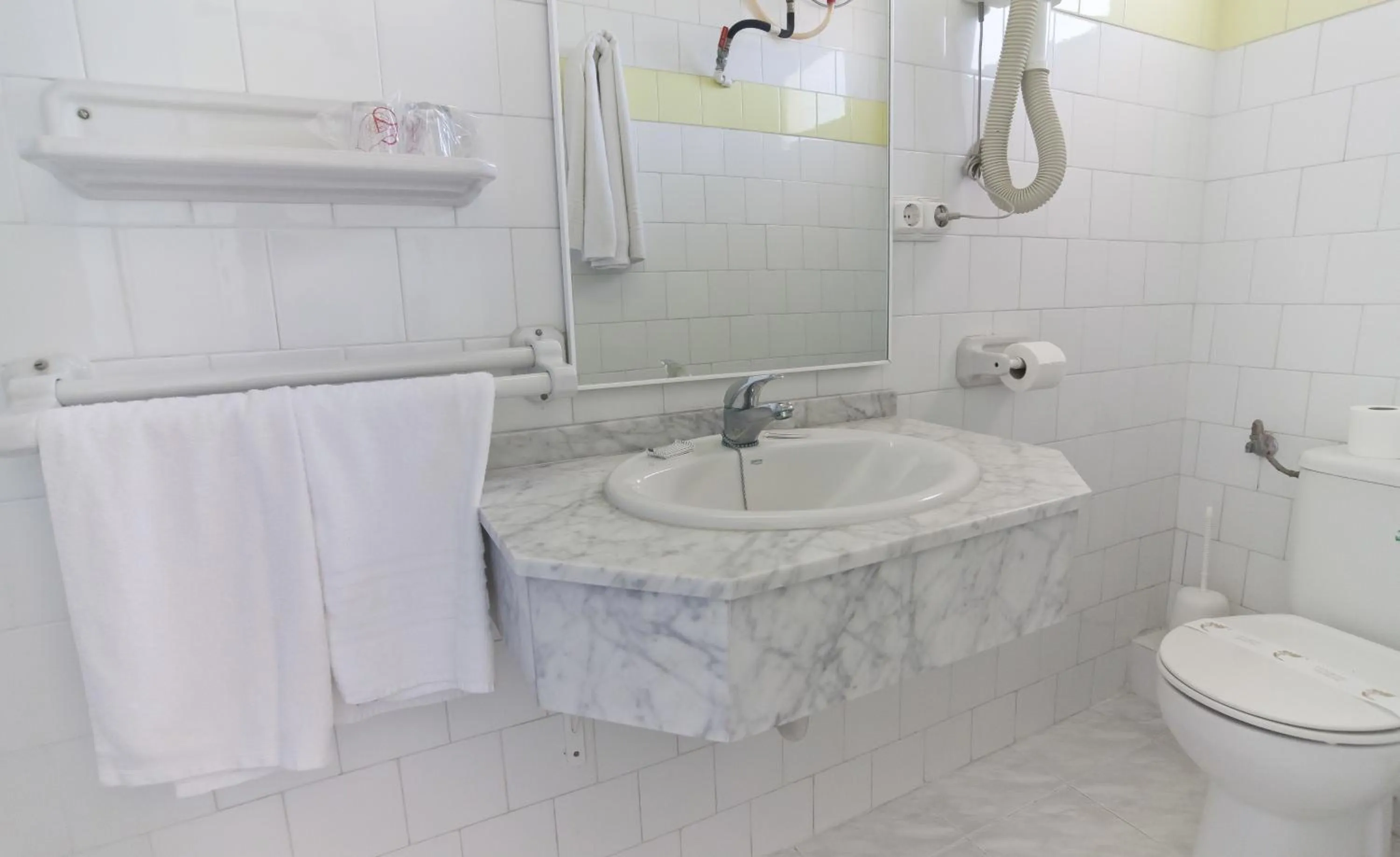 Bathroom in Cala Bona y Mar Blava