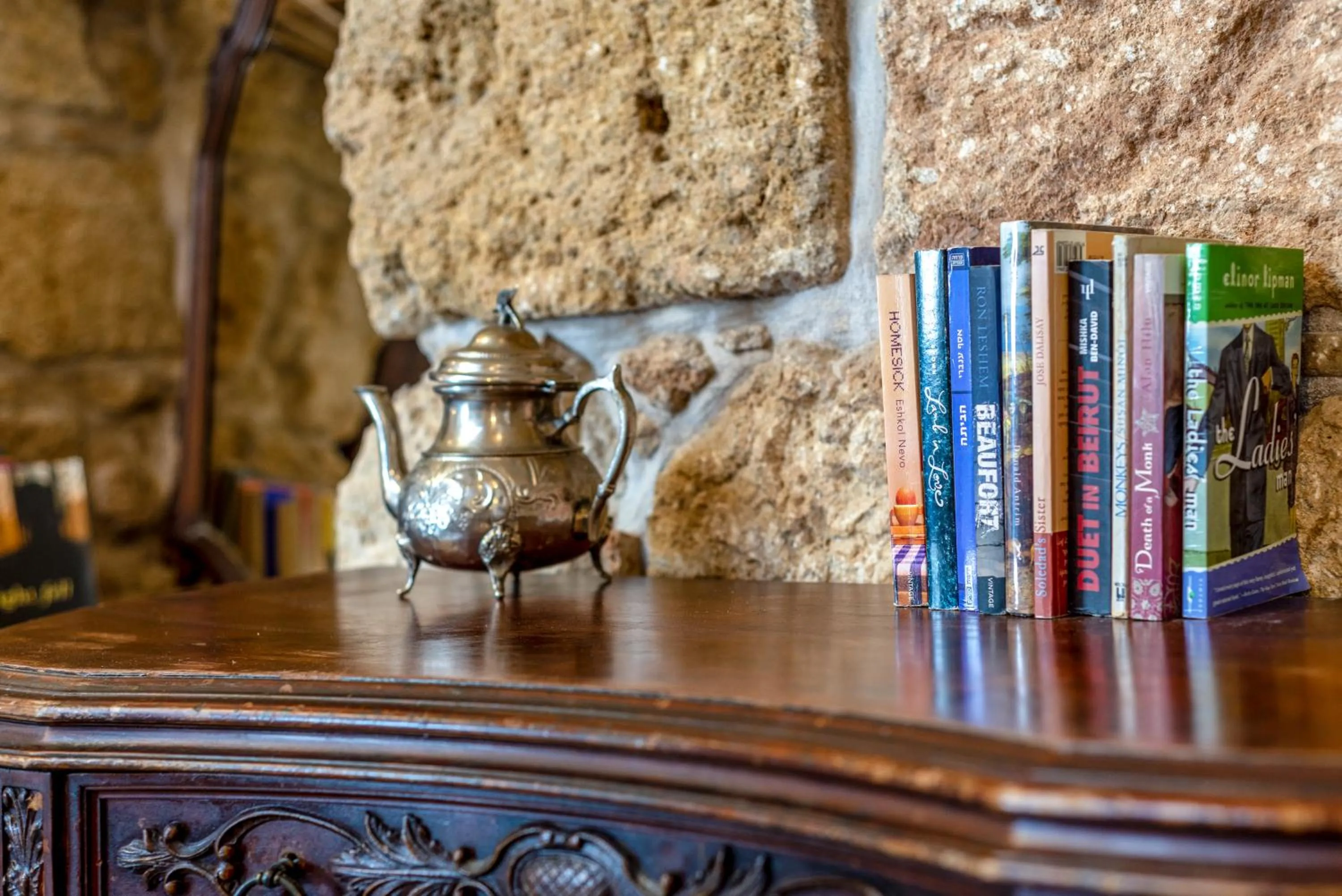 Library in Arabesque Arts & Residency